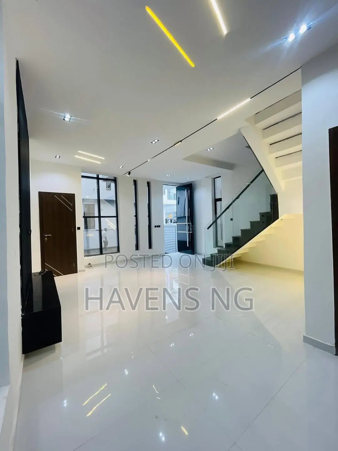 4bdrm Duplex in Ikota for sale