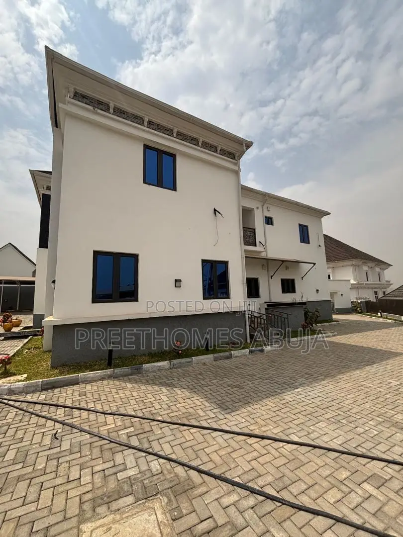 5bdrm Duplex in Asokoro for rent