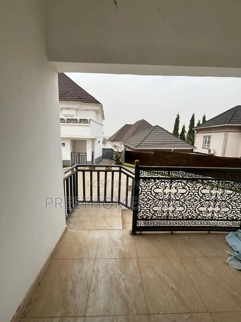 5bdrm Duplex in Asokoro for rent