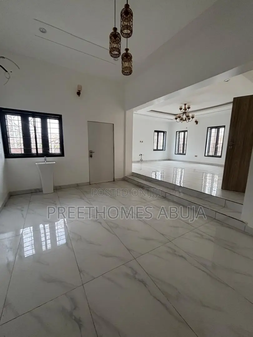 5bdrm Duplex in Asokoro for rent