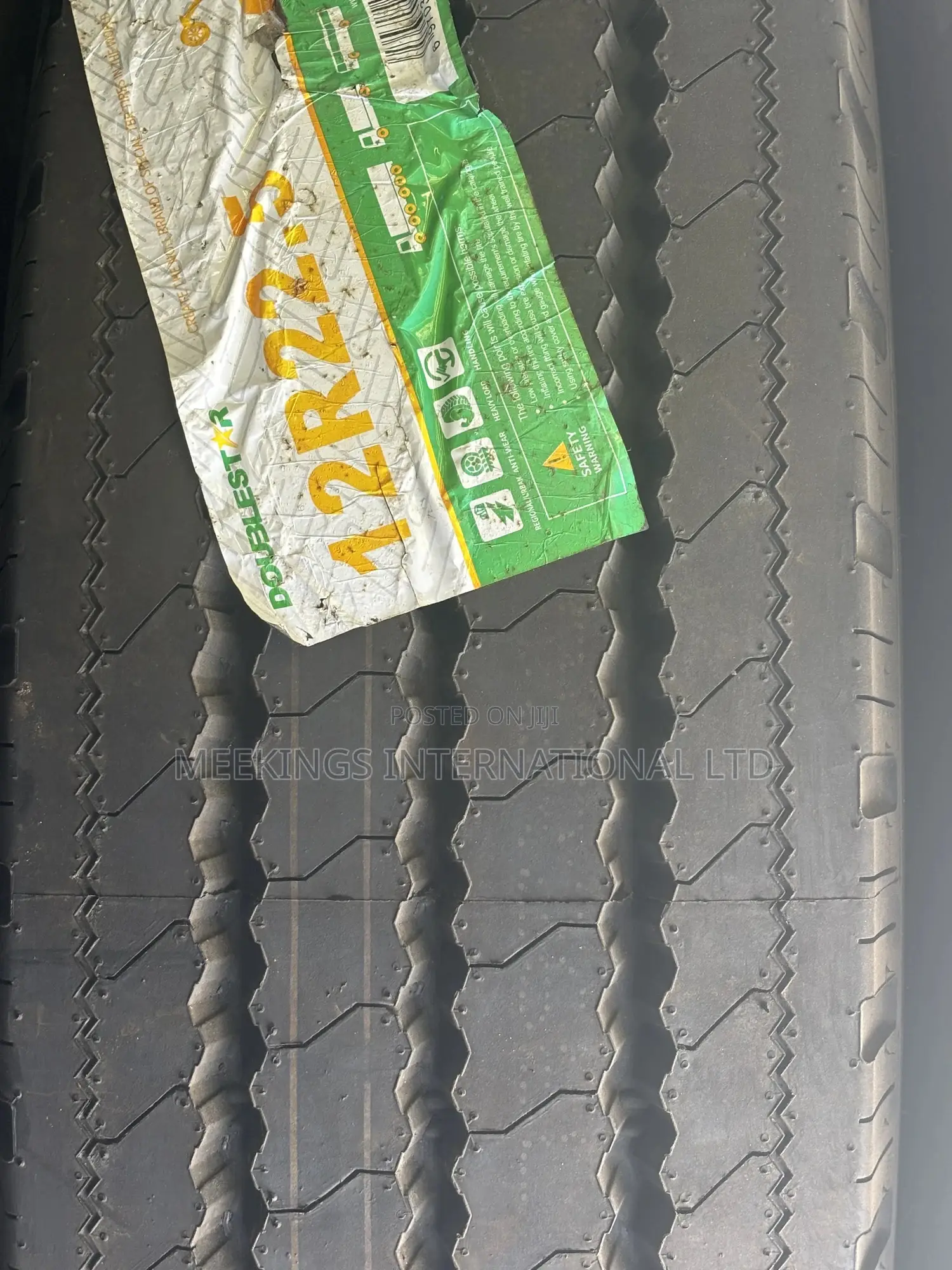 Brand New 12r22.5 Double Star Tyre Available for Trucks