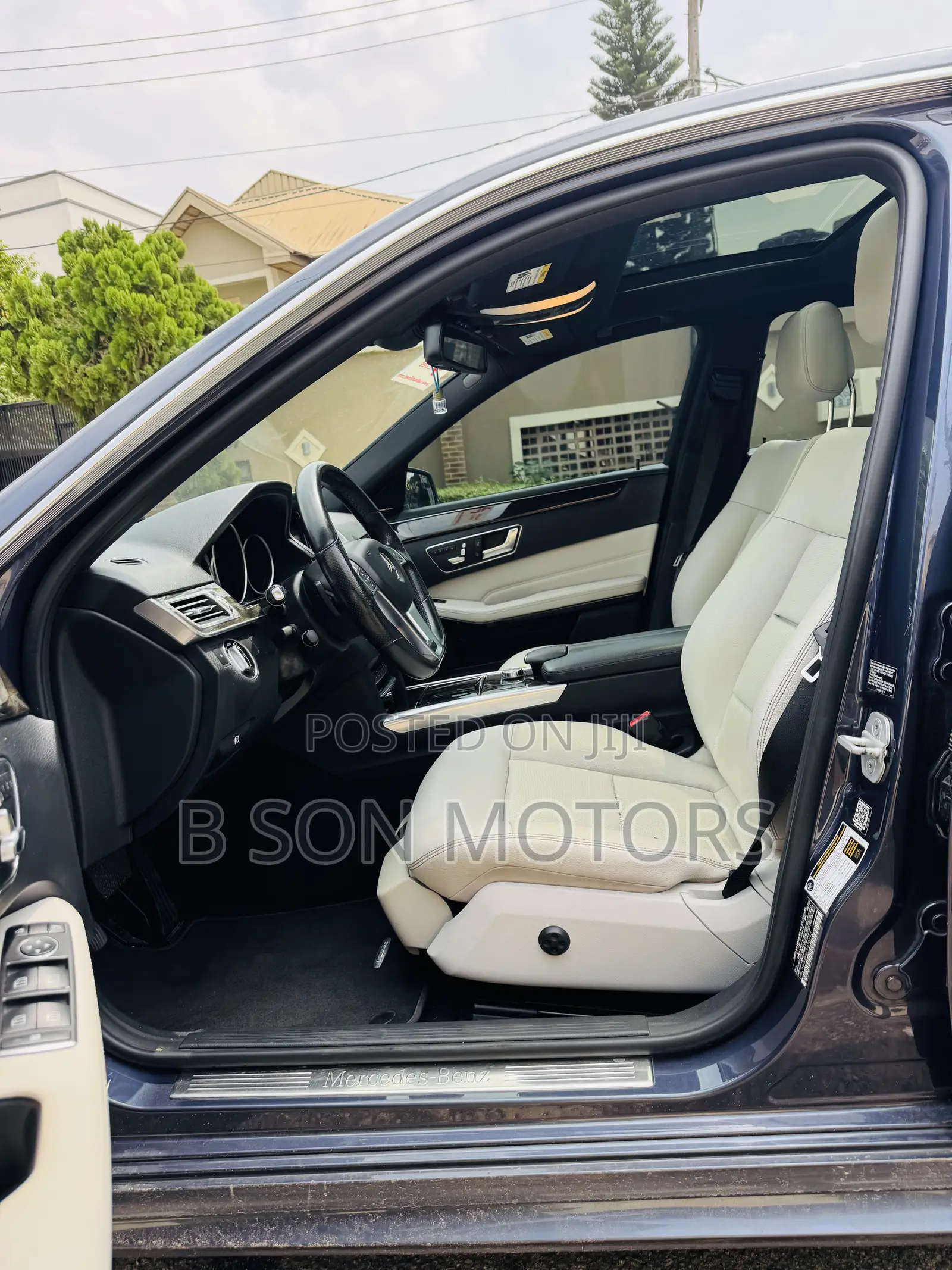 Mercedes-Benz E350 Base 4Matic Sedan AWD (3.5L 6cyl 7A) 2014