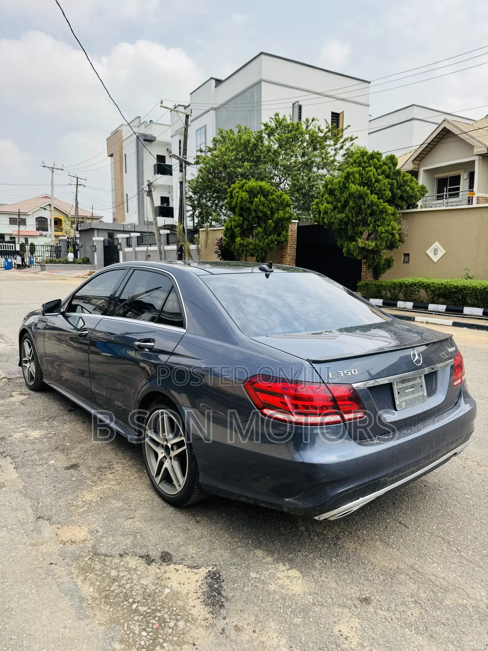 Mercedes-Benz E350 Base 4Matic Sedan AWD (3.5L 6cyl 7A) 2014