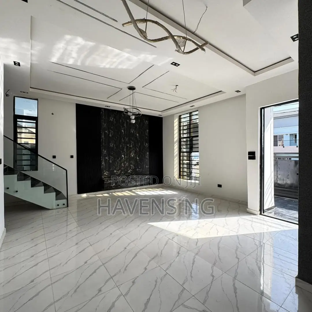 4bdrm Duplex in Ikota for sale