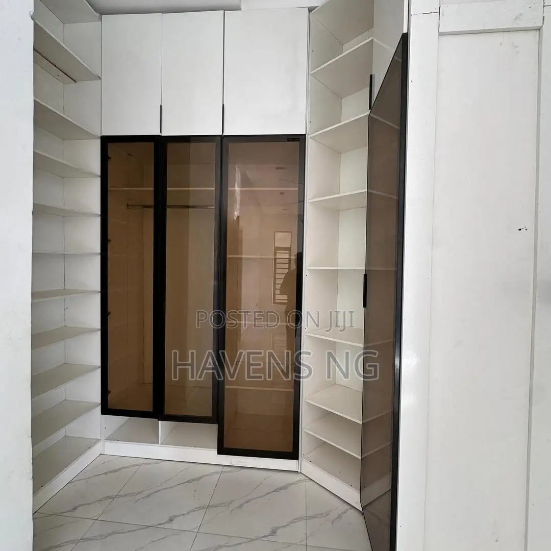 4bdrm Duplex in Ikota for sale