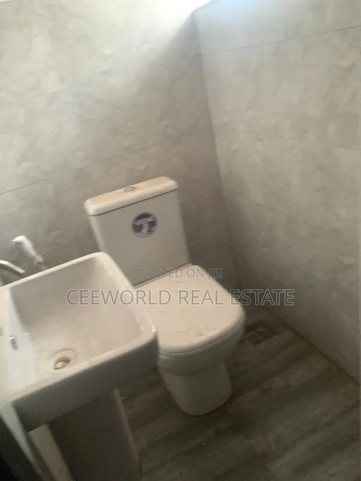 6 Rooms Office Space to Lease Along Ring Road Ibadan