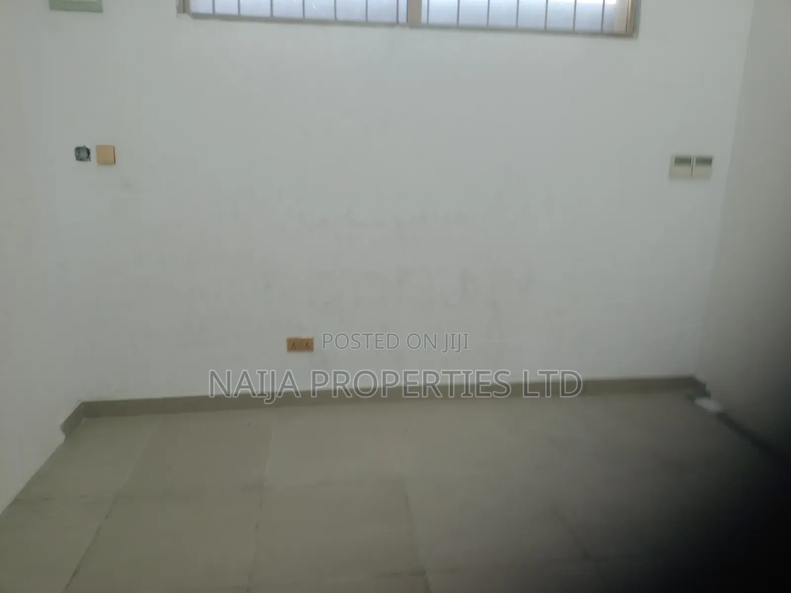 30sqm Shop Space at Oniru Market Rd, Lekki Phase 1 Right for Rent