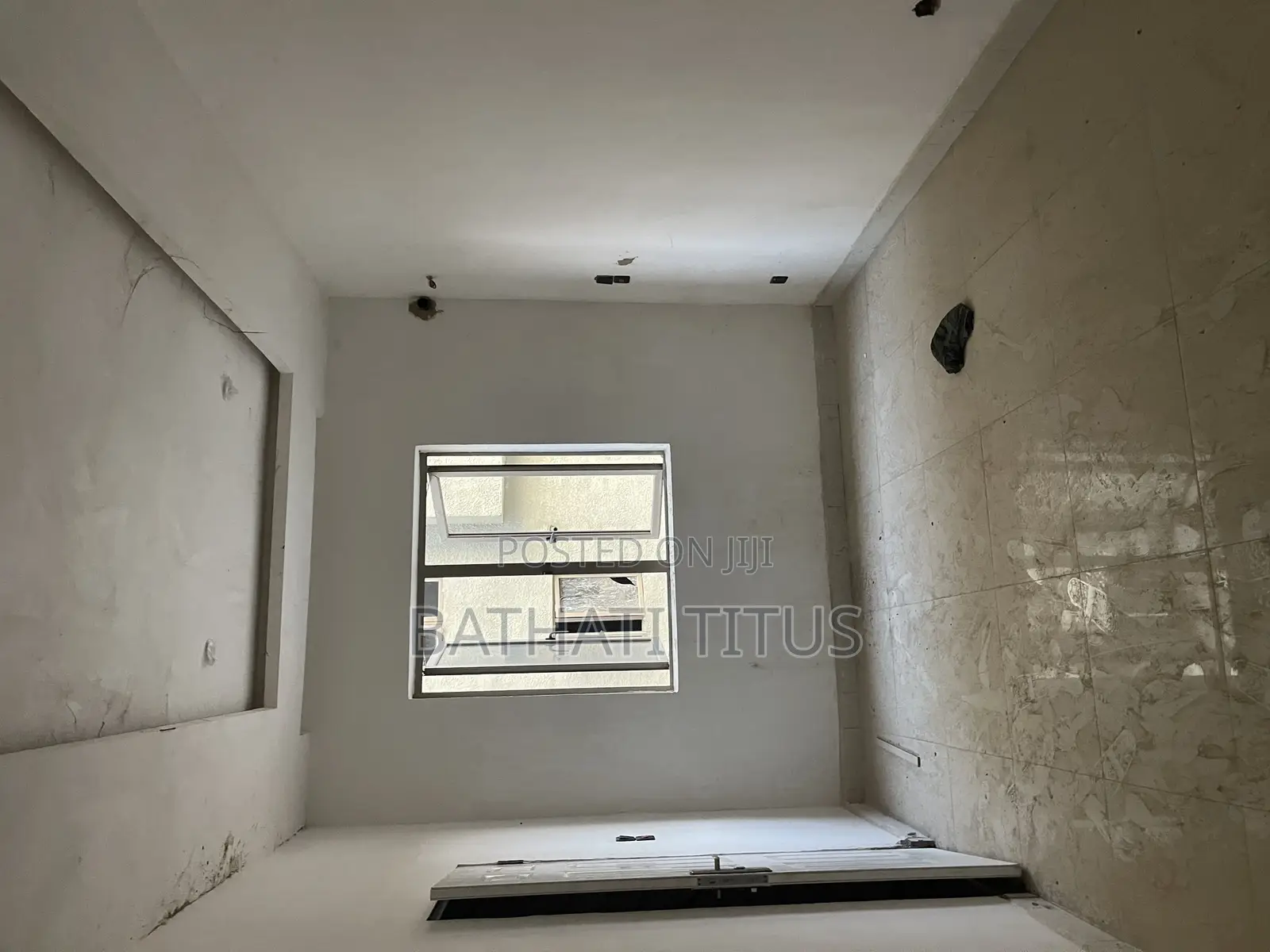 3bdrm Block of Flats in Mbora for sale