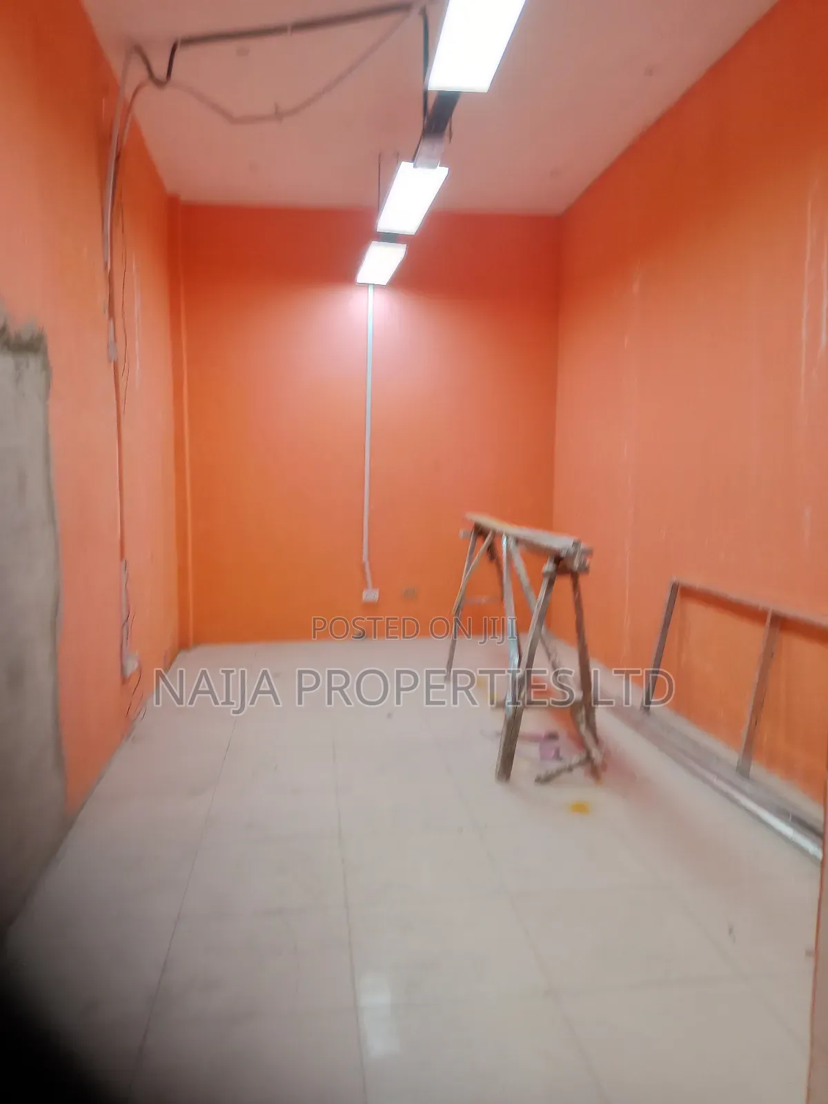 23sqm Shop Space at Oniru Market Rd, Lekki Phase 1 Right for Rent