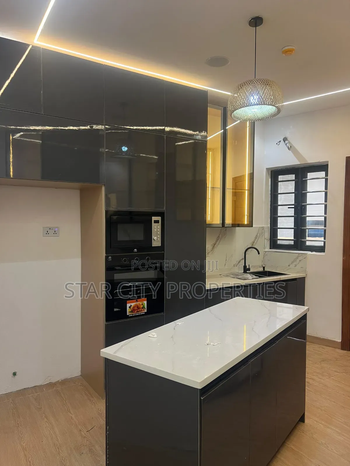 4bdrm Duplex in Magodo Phase 1 Lagos for sale