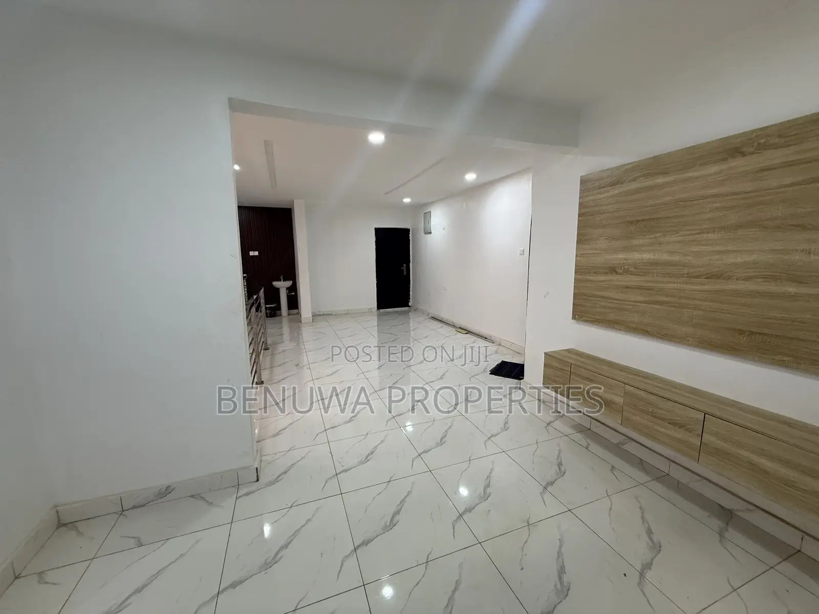 5bdrm Duplex in Benin City for sale