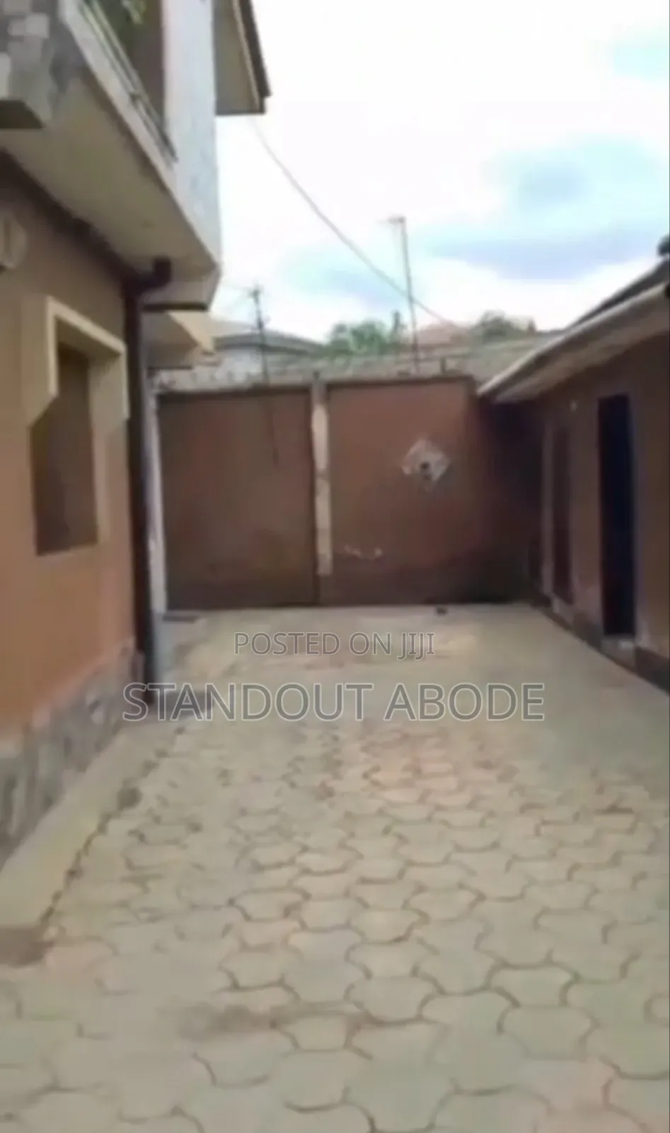 3bdrm Block of Flats in In A Serene And, Igando / Ikotun/Igando