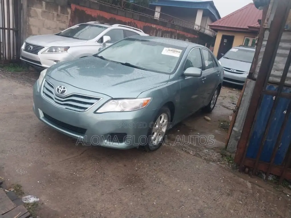Toyota Camry LE 4dr Sedan (2.5L 4cyl 6A) 2015 Green