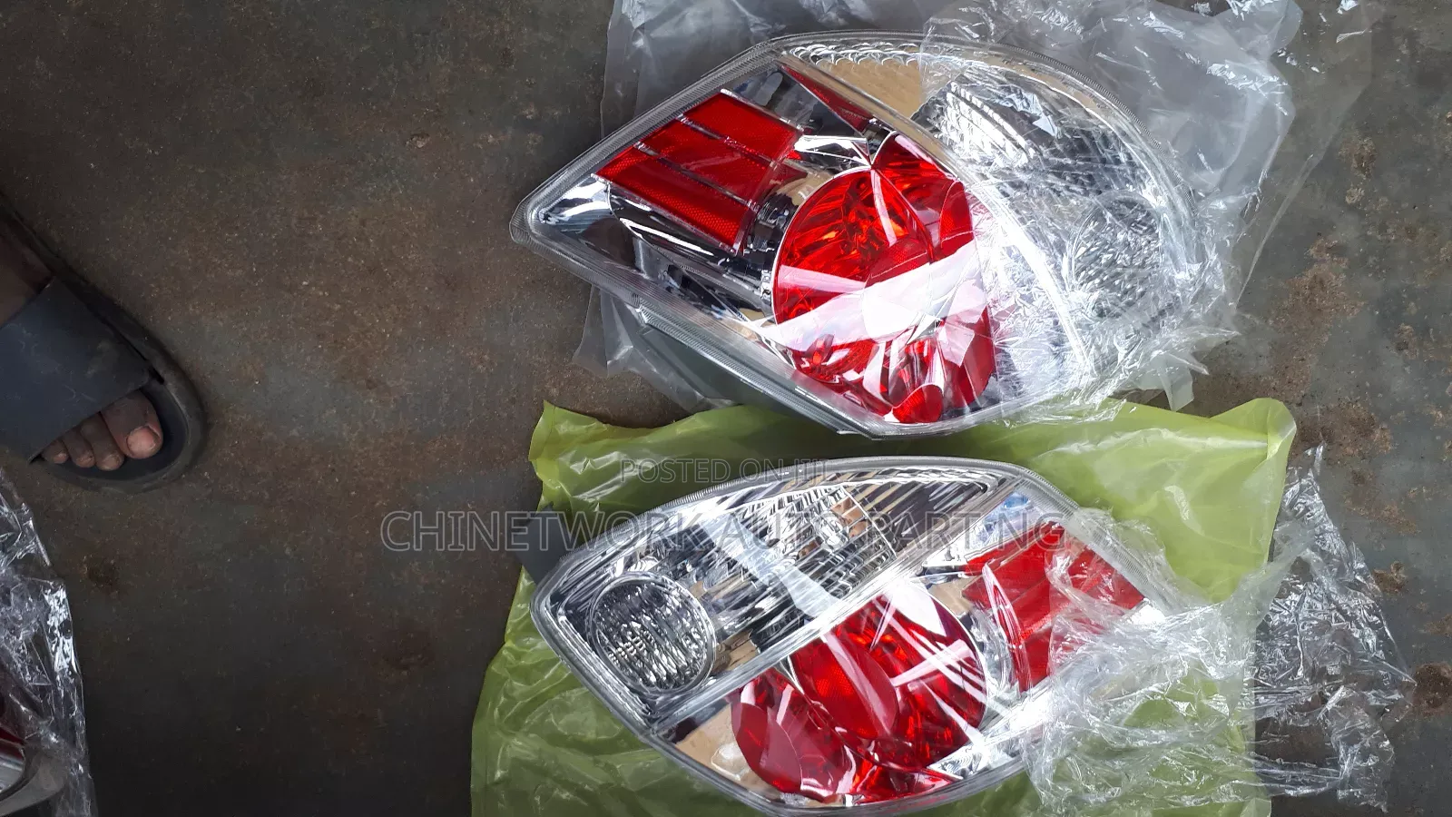 Brand New Toyota Matrix 2005 Back Light | Original