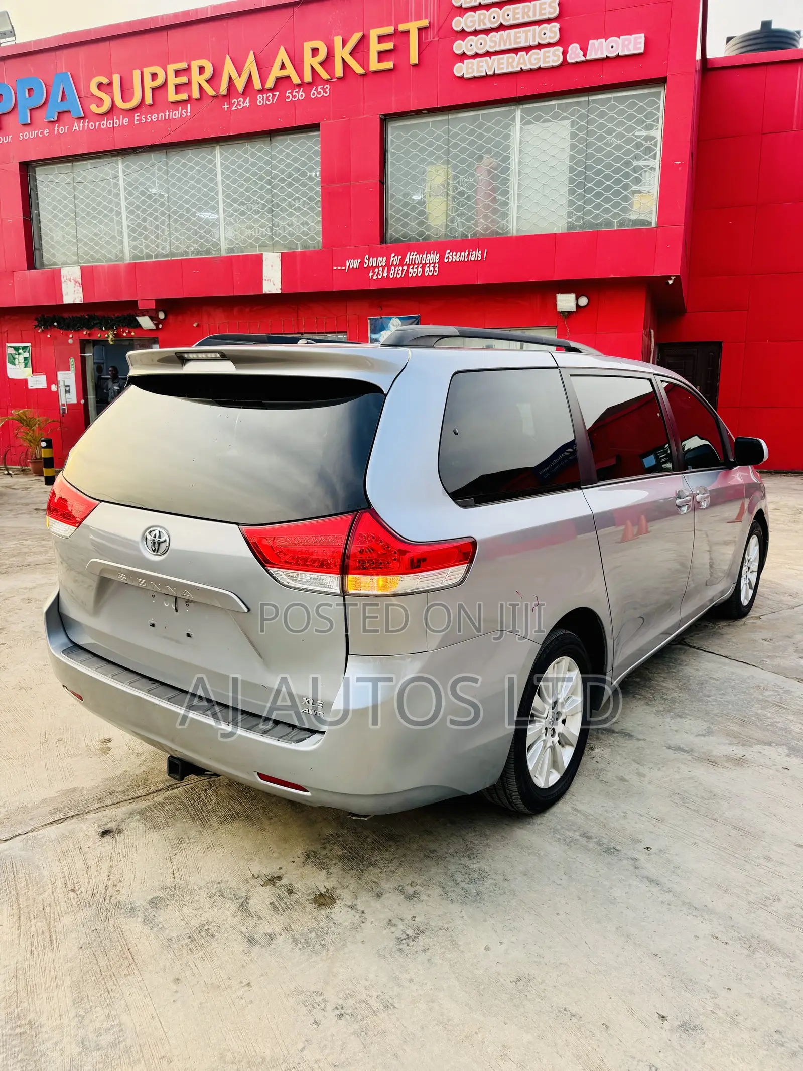 Toyota Sienna XLE 7 Passenger 2011 Silver