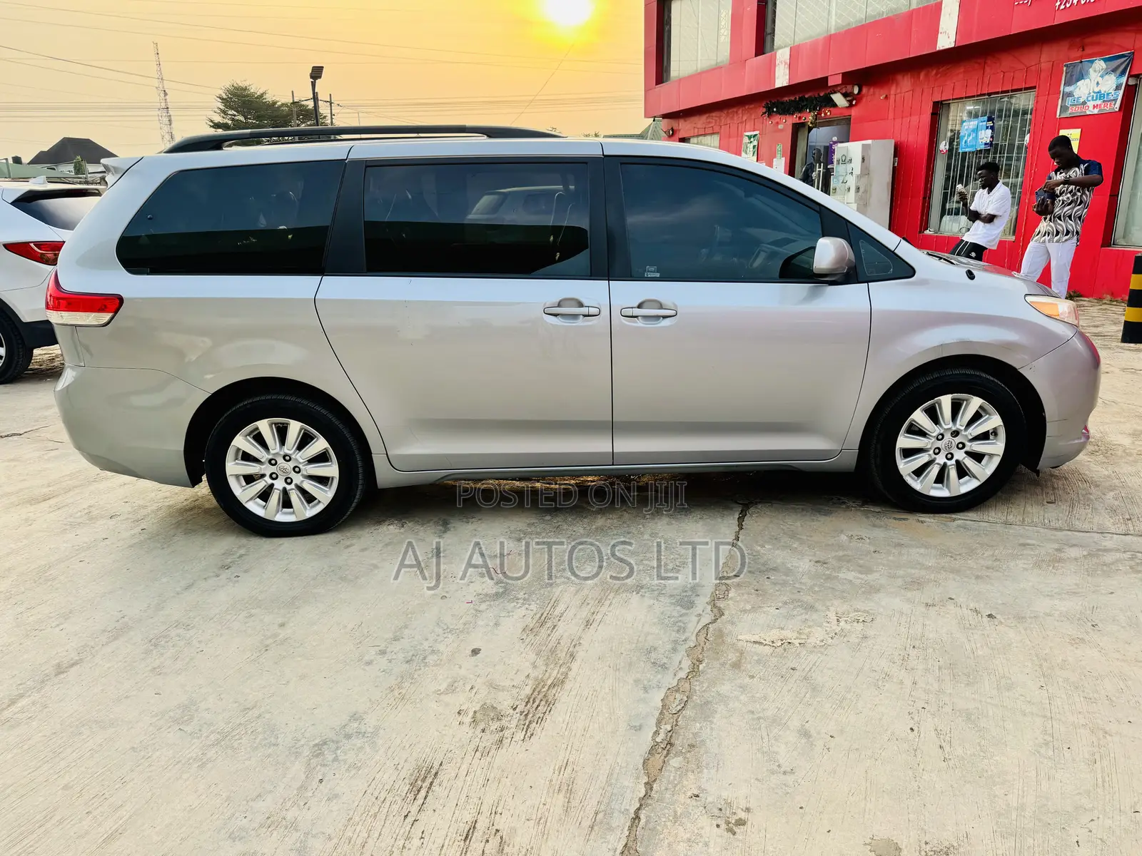 Toyota Sienna XLE 7 Passenger 2011 Silver
