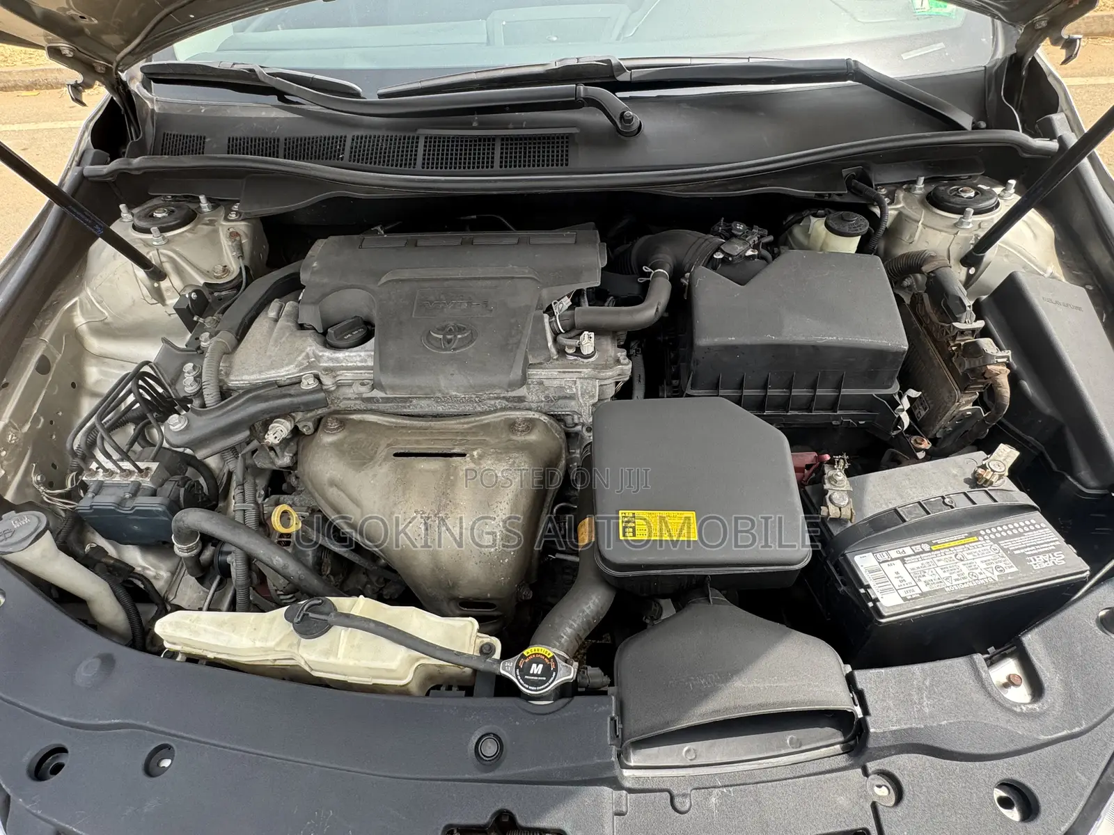 Toyota Camry SE 4dr Sedan (2.5L 4cyl 6A) 2016 Gold