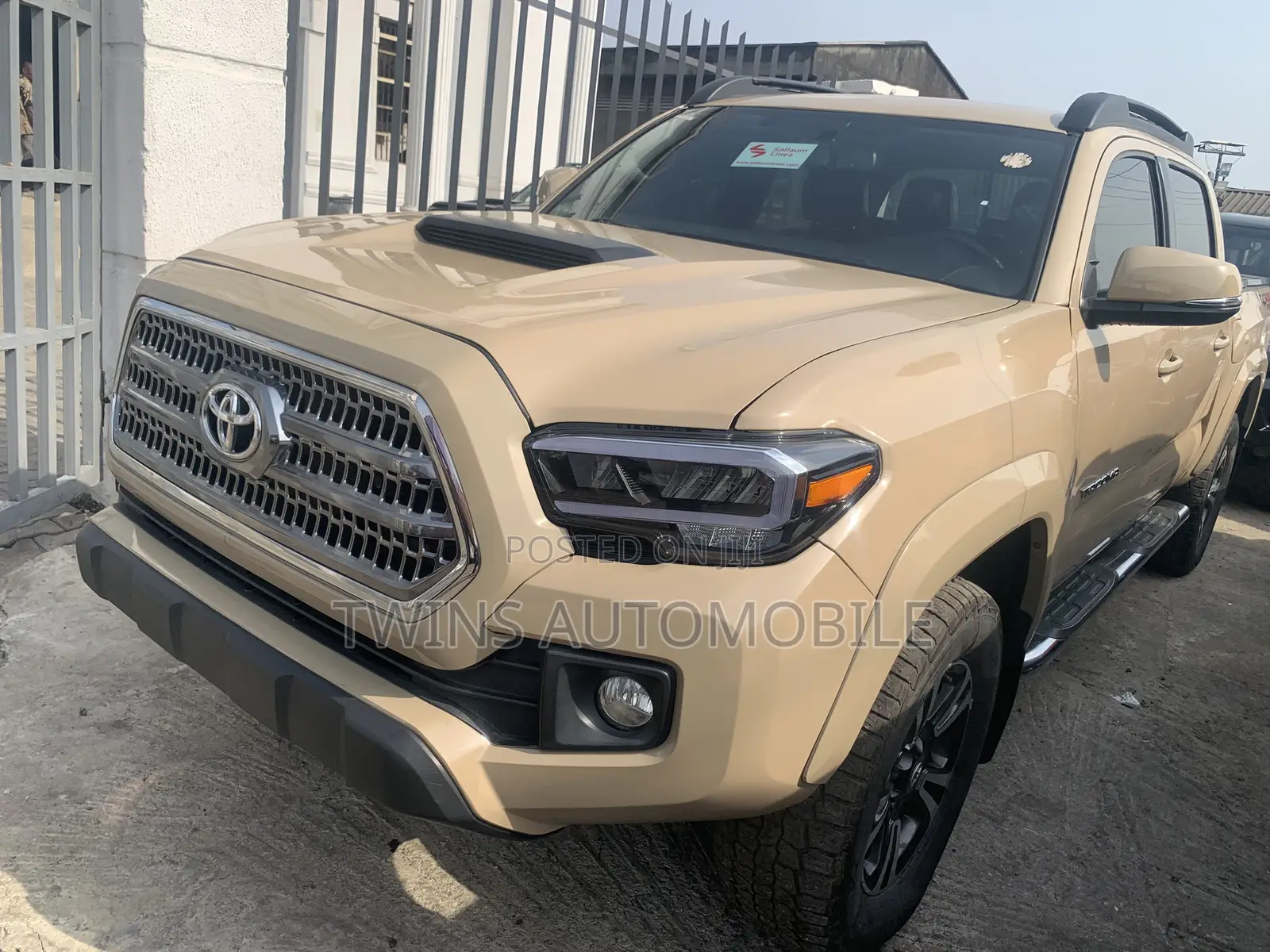 Toyota Tacoma TRD Sport 2018 Gold