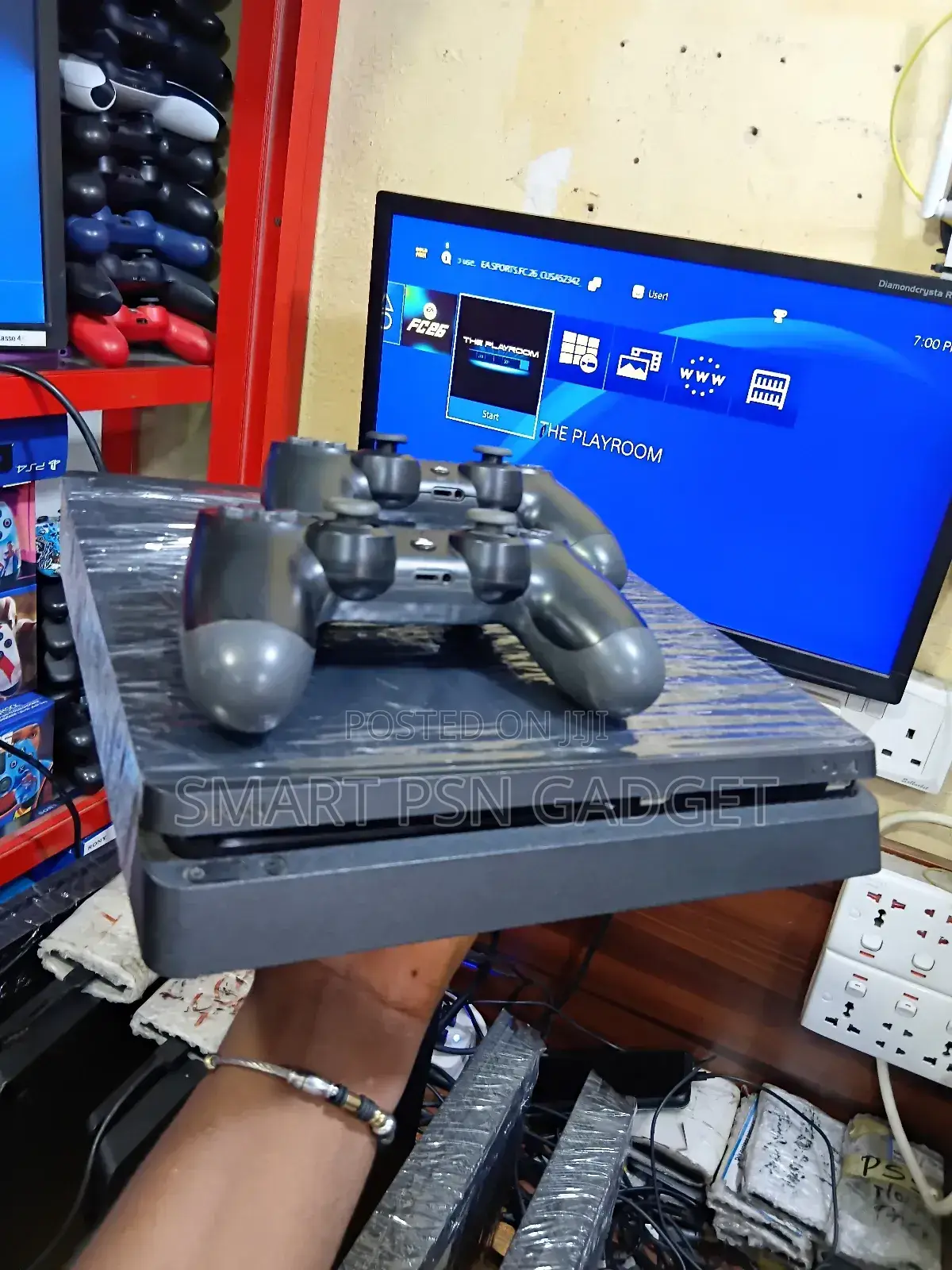 Ps4 Slim || 2 Pads ||10 Games