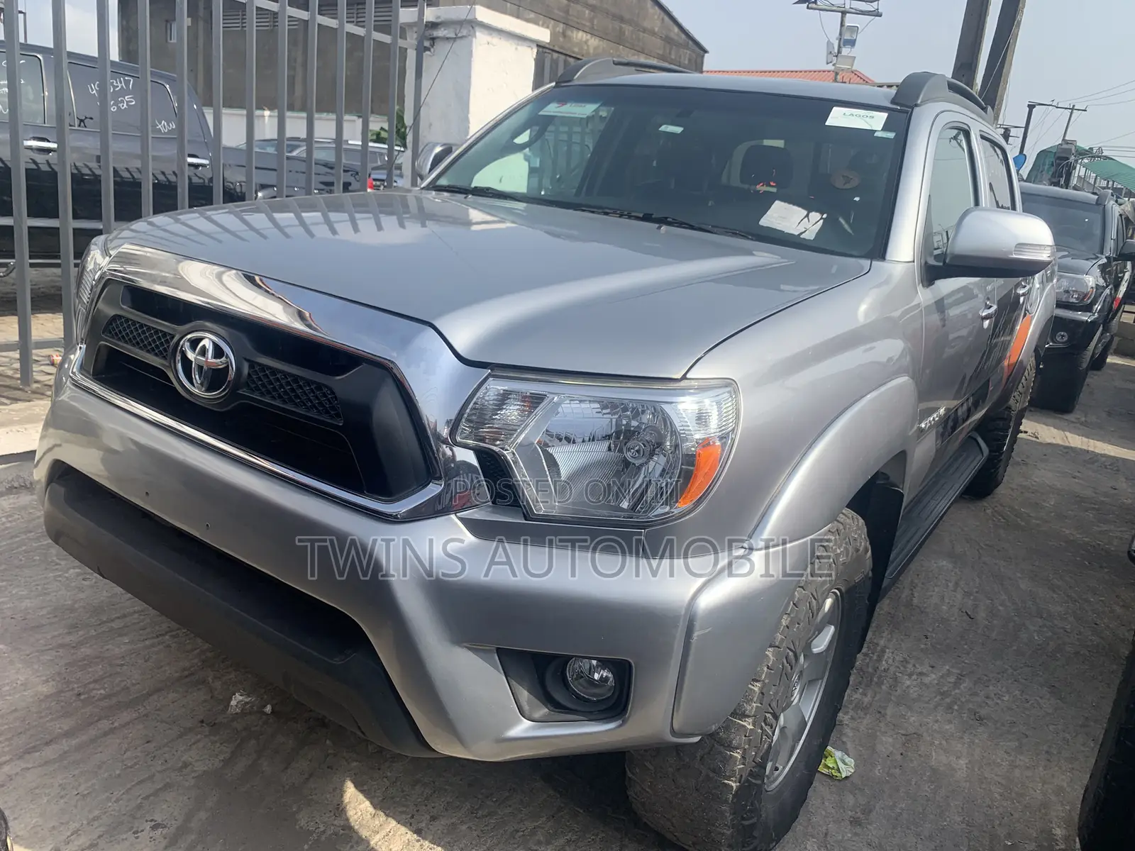 Toyota Tacoma V6 4dr Double Cab 4WD 5.0 ft. SB (4.0L 6cyl 6M) 2015