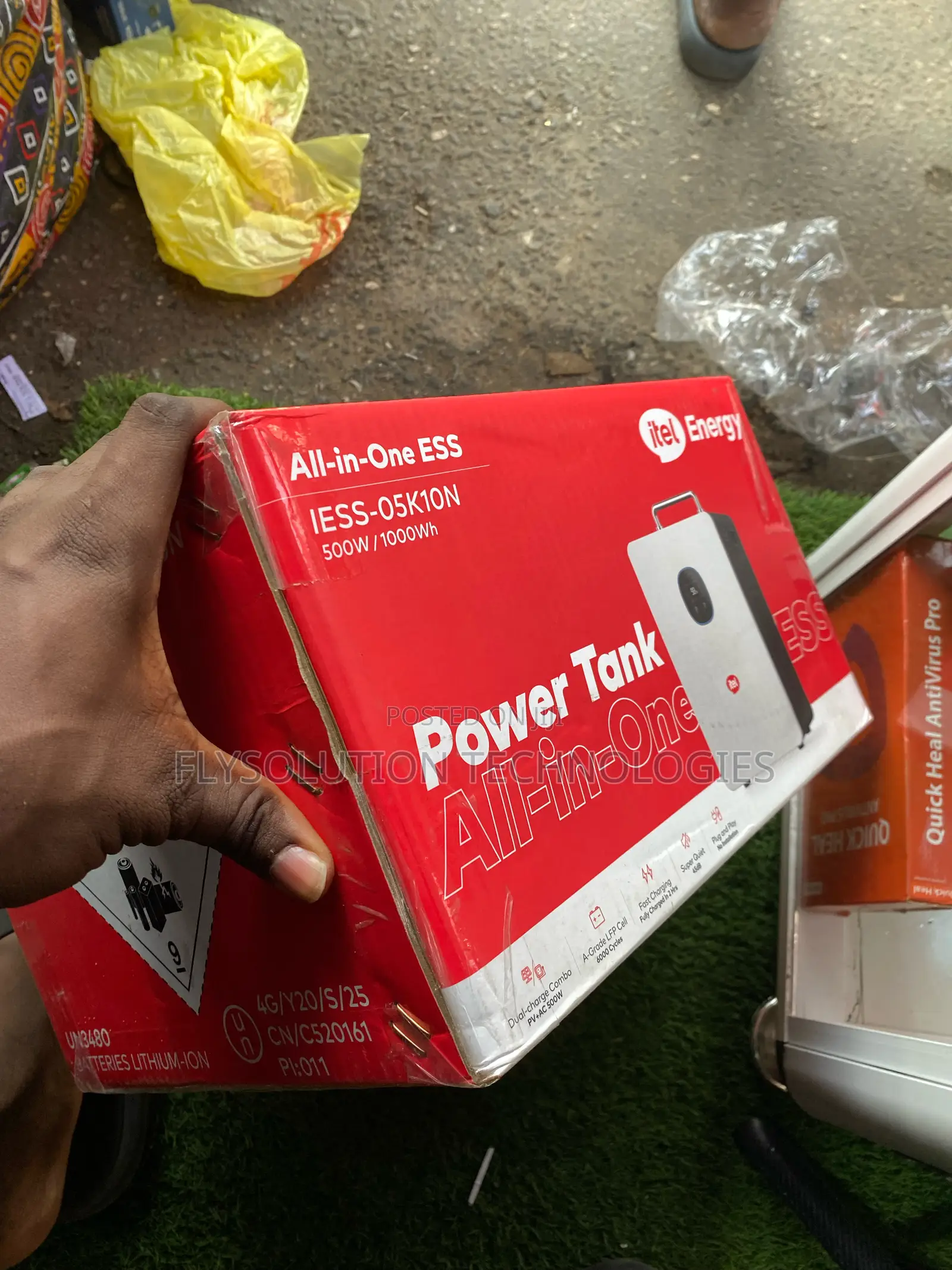Itel Energy 500w Inverter Power Tank With a 1000wh Lithium Battery