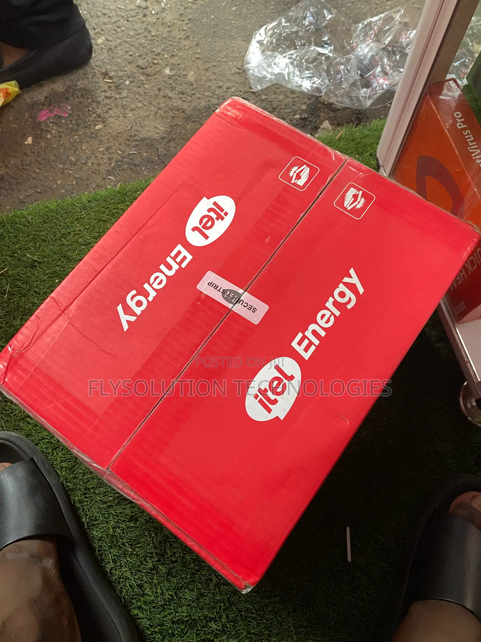 Itel Energy 500w Inverter Power Tank With a 1000wh Lithium Battery