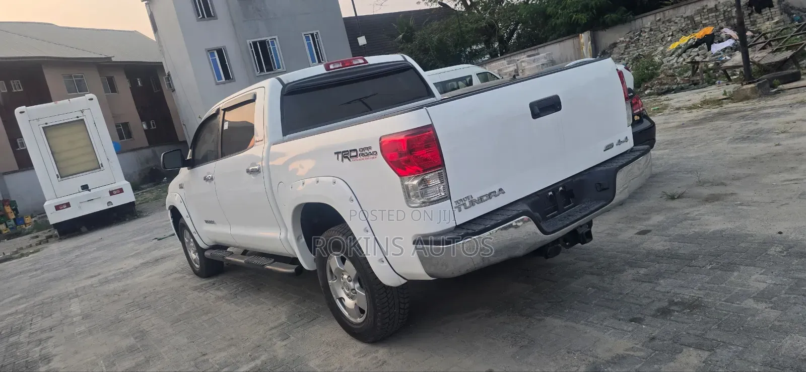 Toyota Tundra CrewMax 4x4 Limited 5.7L V8 2013 White