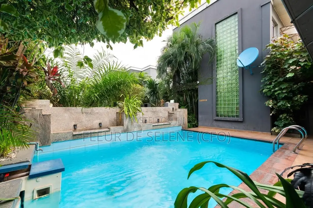 Service Apartment