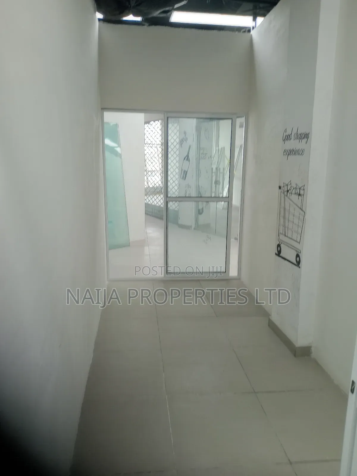 23sqm Shop Space at Oniru Market Rd, Lekki Phase 1 Right for Rent