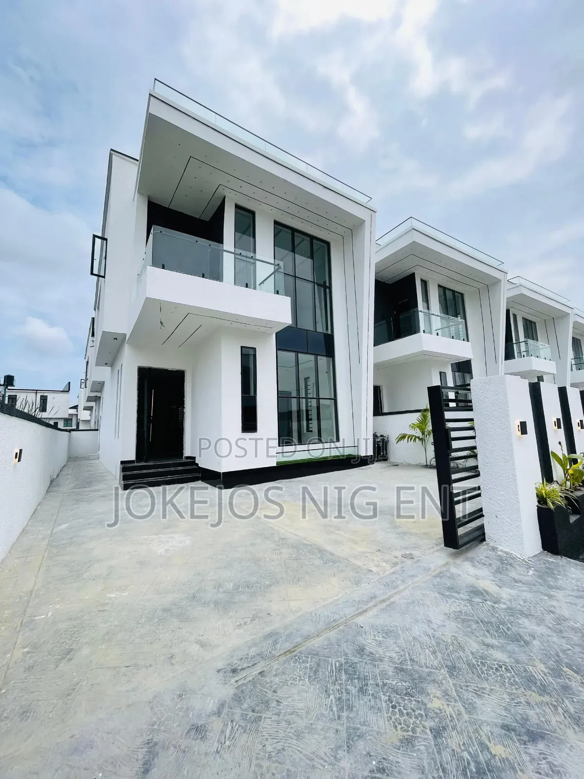 4bdrm Duplex in Ajah Lekki Lagos for sale