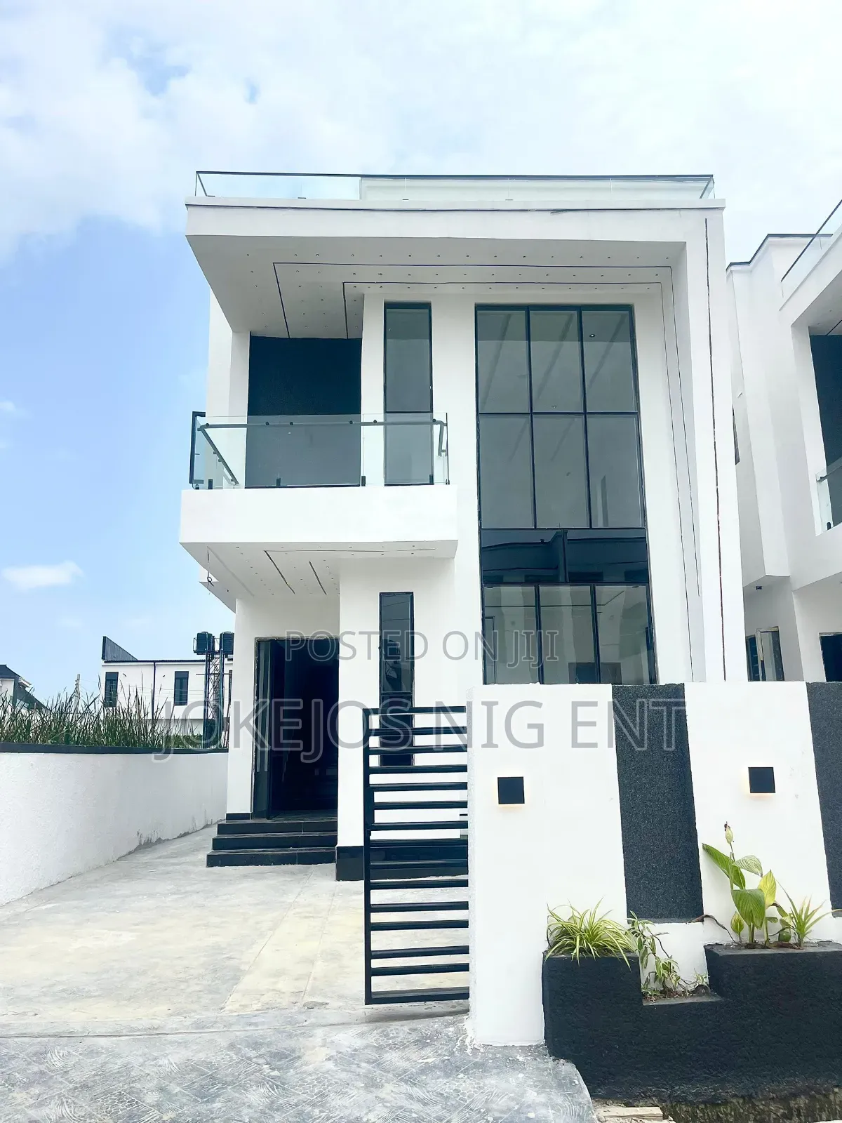 4bdrm Duplex in Ajah Lekki Lagos for sale