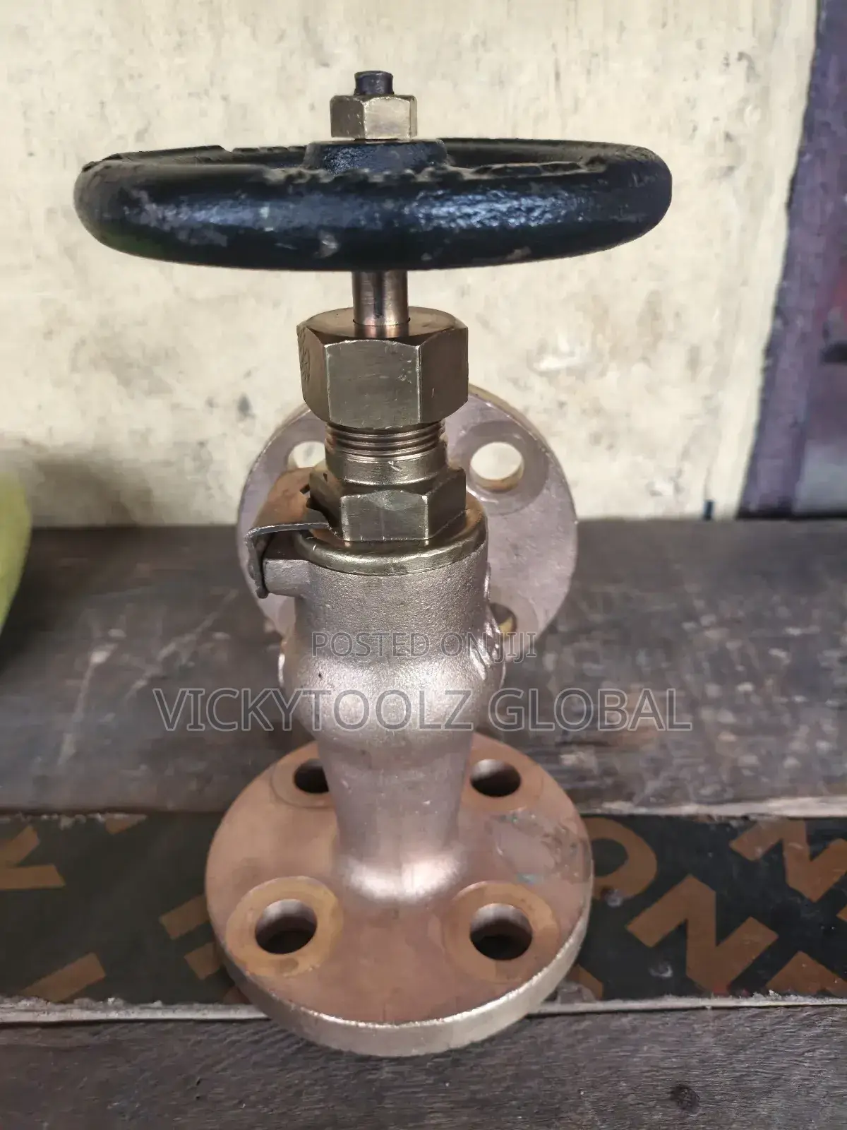 Brass /Bronze Angle Valve Four Holes 16k25