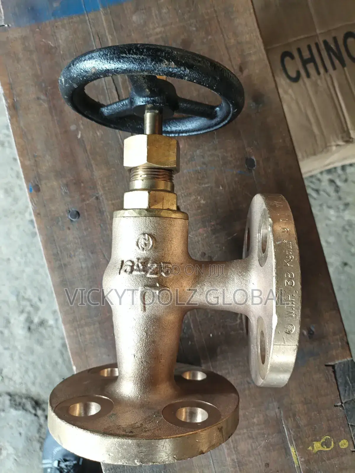 Brass /Bronze Angle Valve Four Holes 16k25