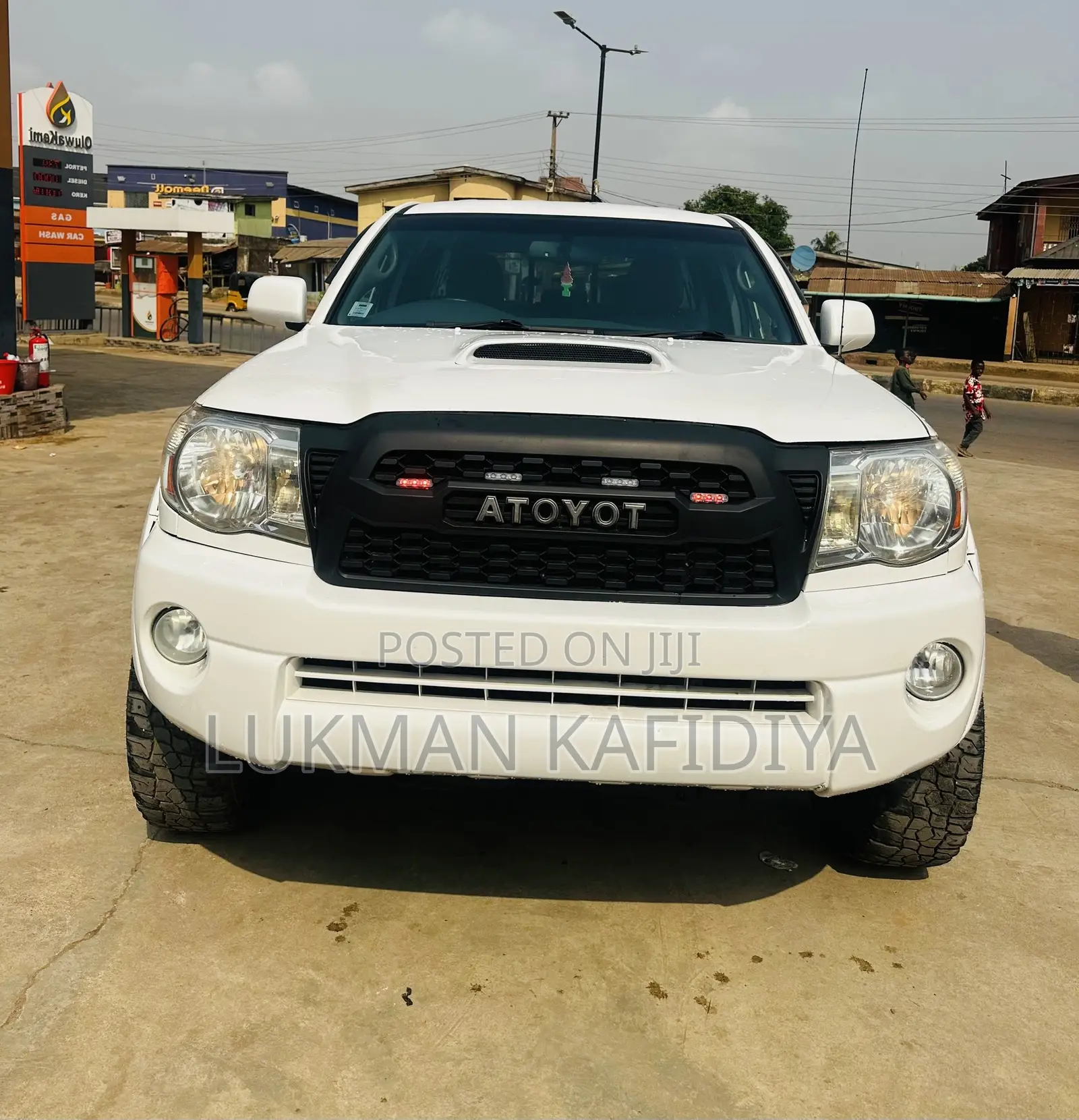 Toyota Tacoma 2010 White