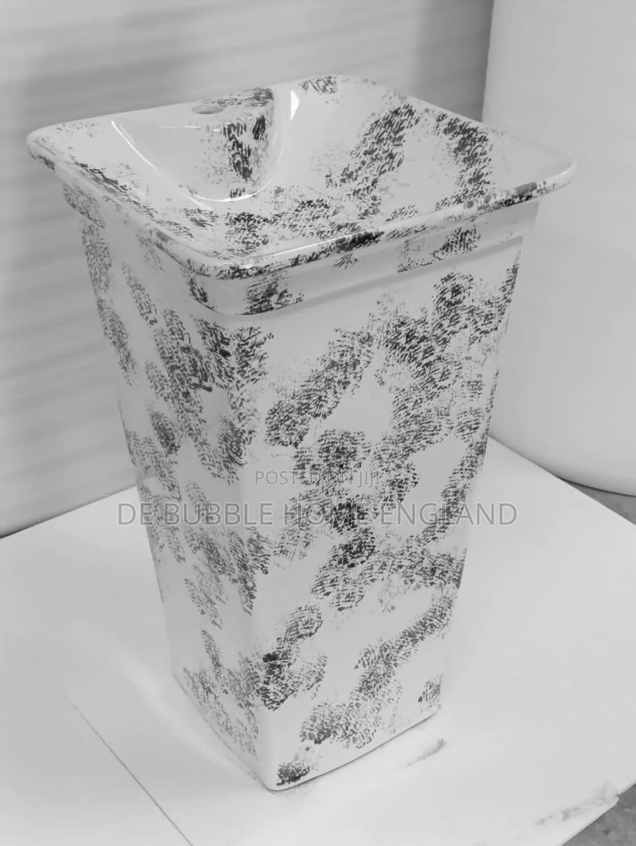 Executive Standing Basin