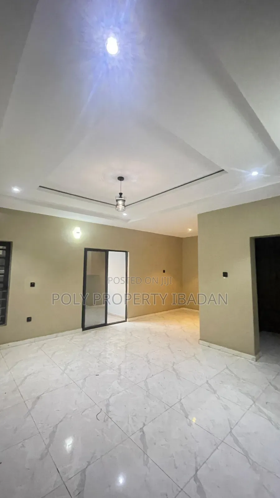 5bdrm Penthouse in Engr Lere Adigun Gra, Basorun for rent
