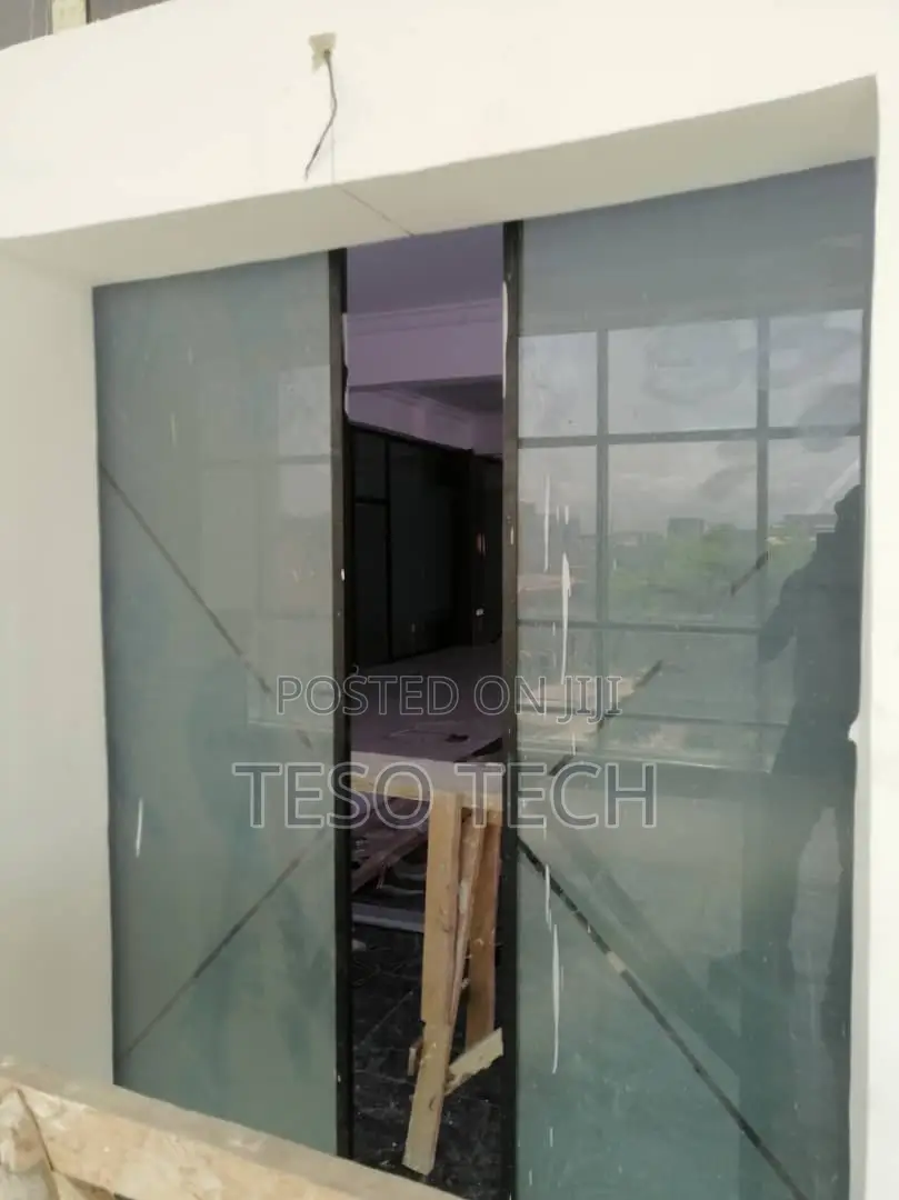 Straight Sliding Door Ststem In Lagos