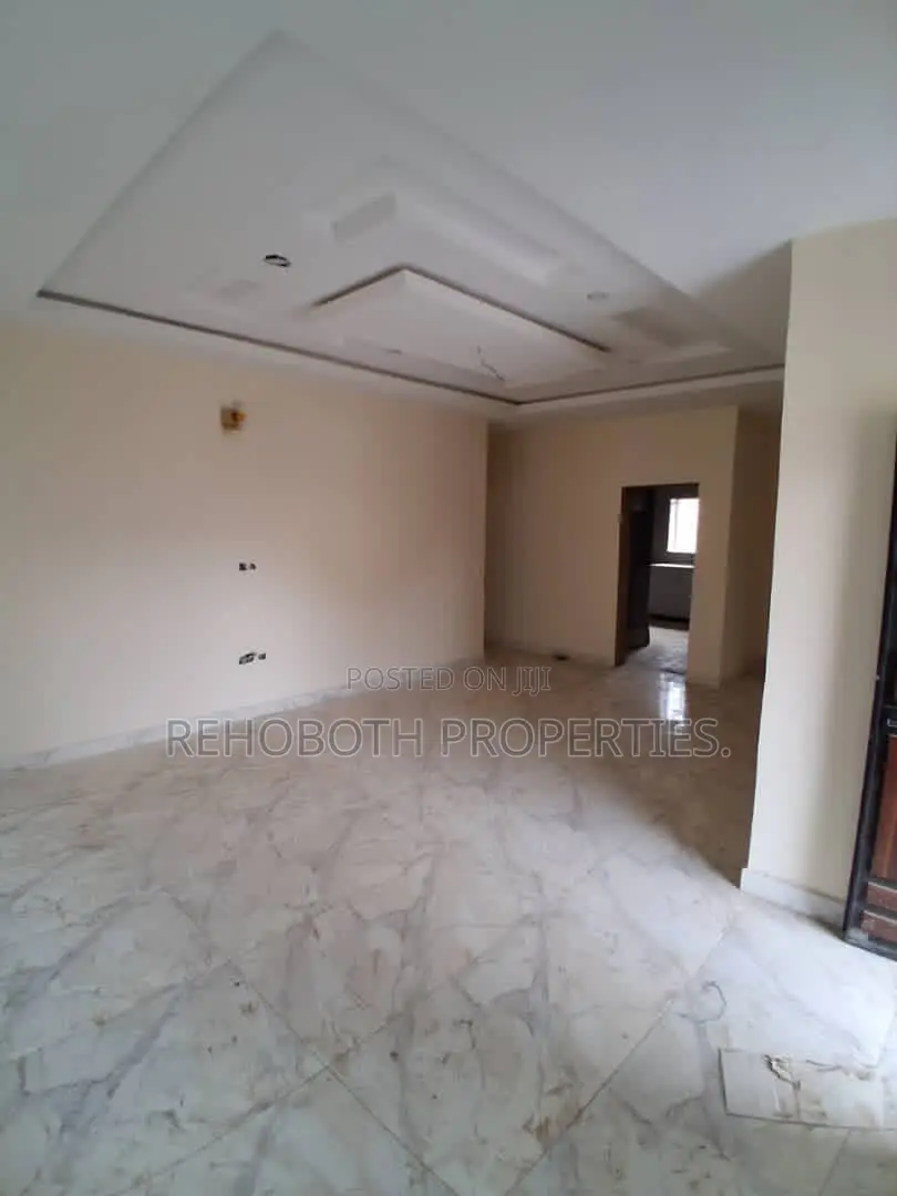 2bdrm Apartment in 7Up Road Oluyole, for rent