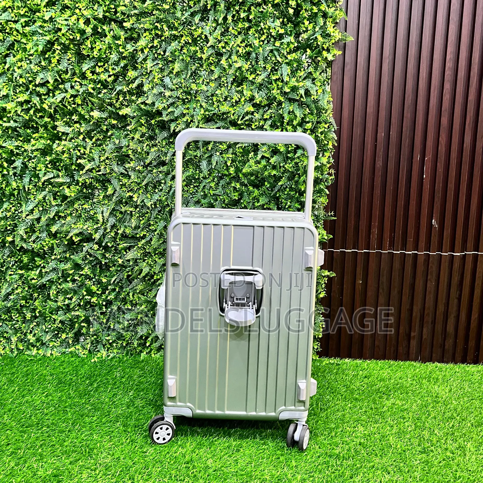 Premium Hard Shell Travel Box With Cup Holder Silver