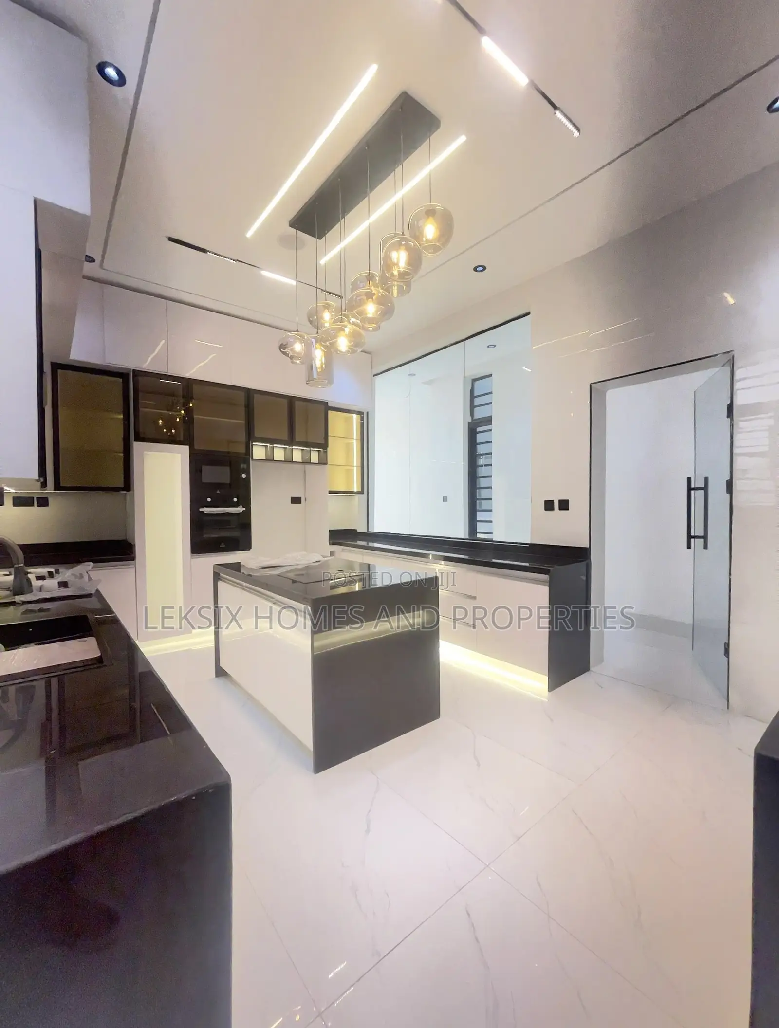 5bdrm Duplex in A Well Secured, Chevron for sale