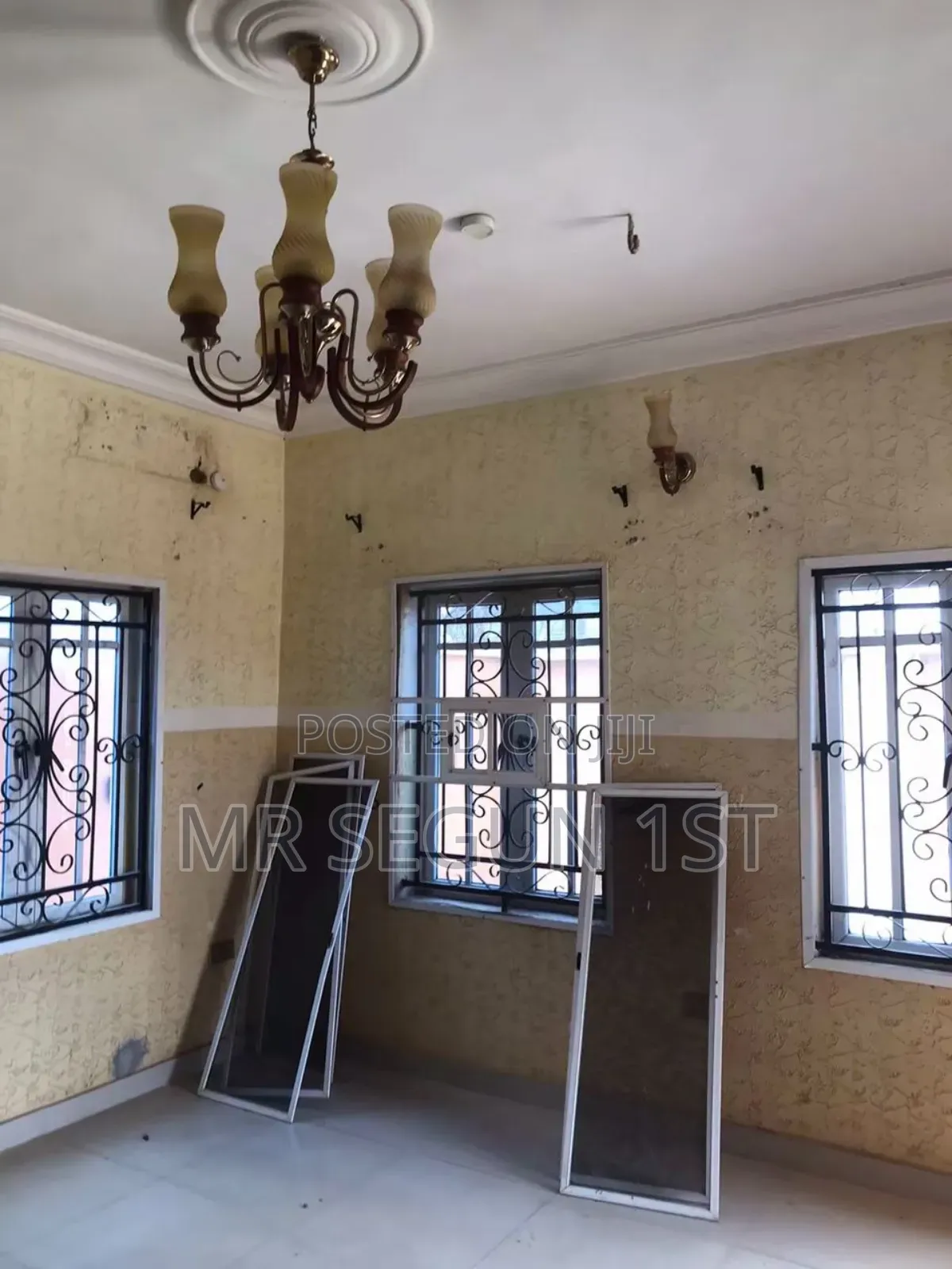 12bdrm Block of Flats in Promise Land, Akala Express for sale