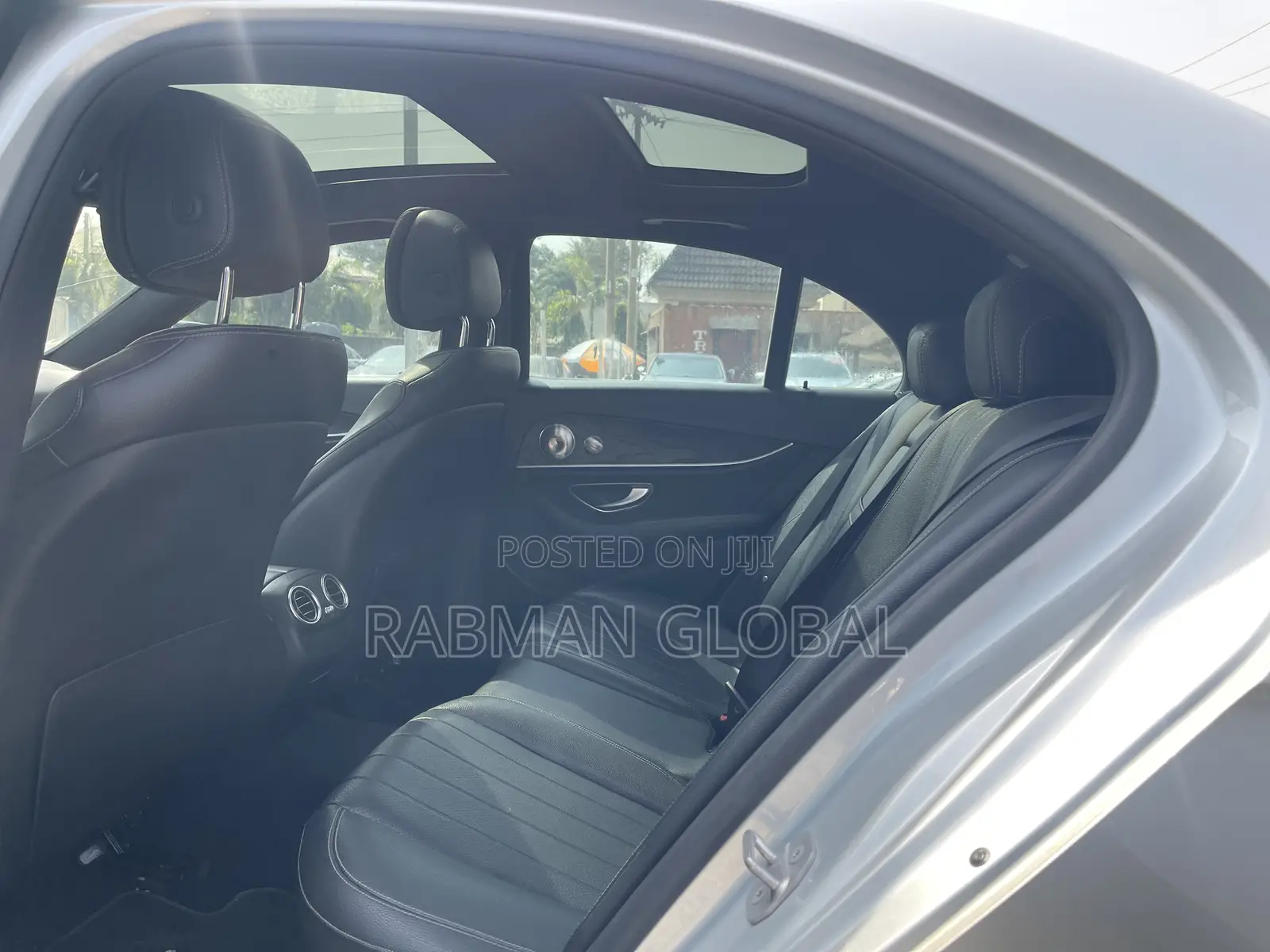 Mercedes-Benz E300 Base RWD Sedan (2.0L 4cyl 9A) 2017 Silver