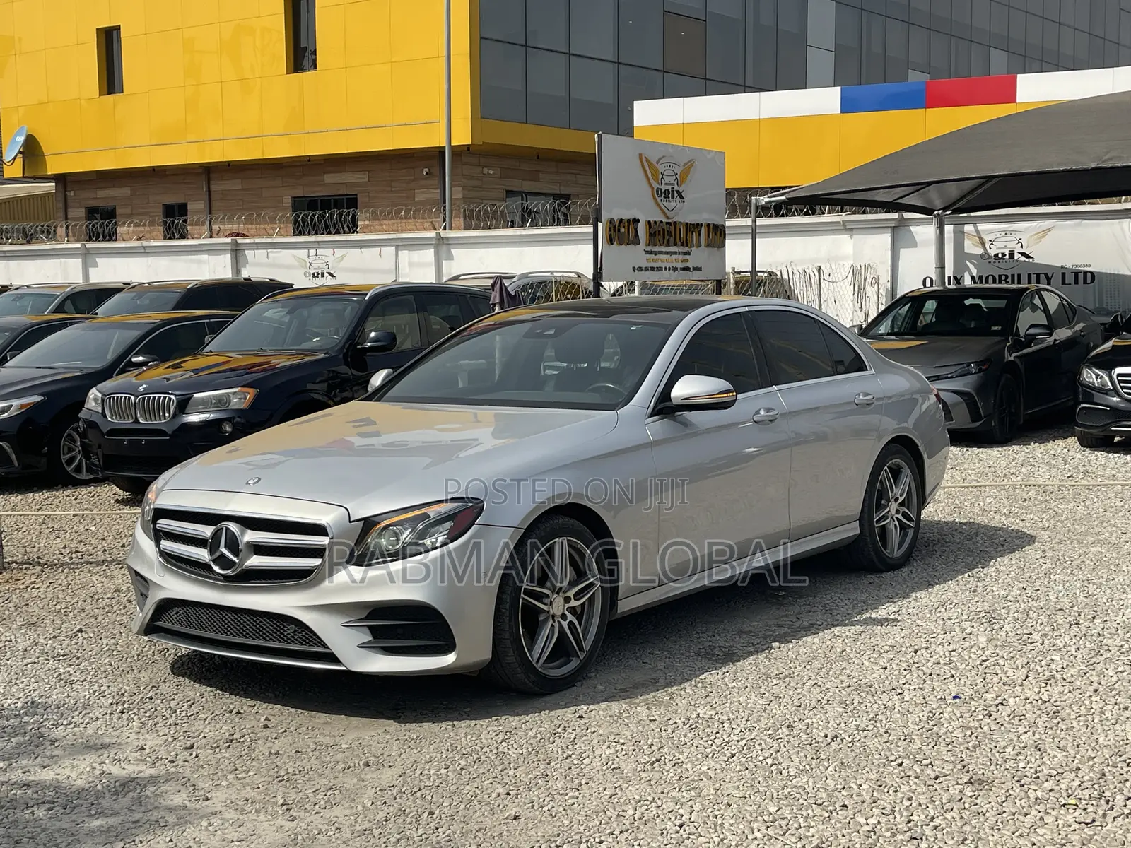 Mercedes-Benz E300 Base RWD Sedan (2.0L 4cyl 9A) 2017 Silver