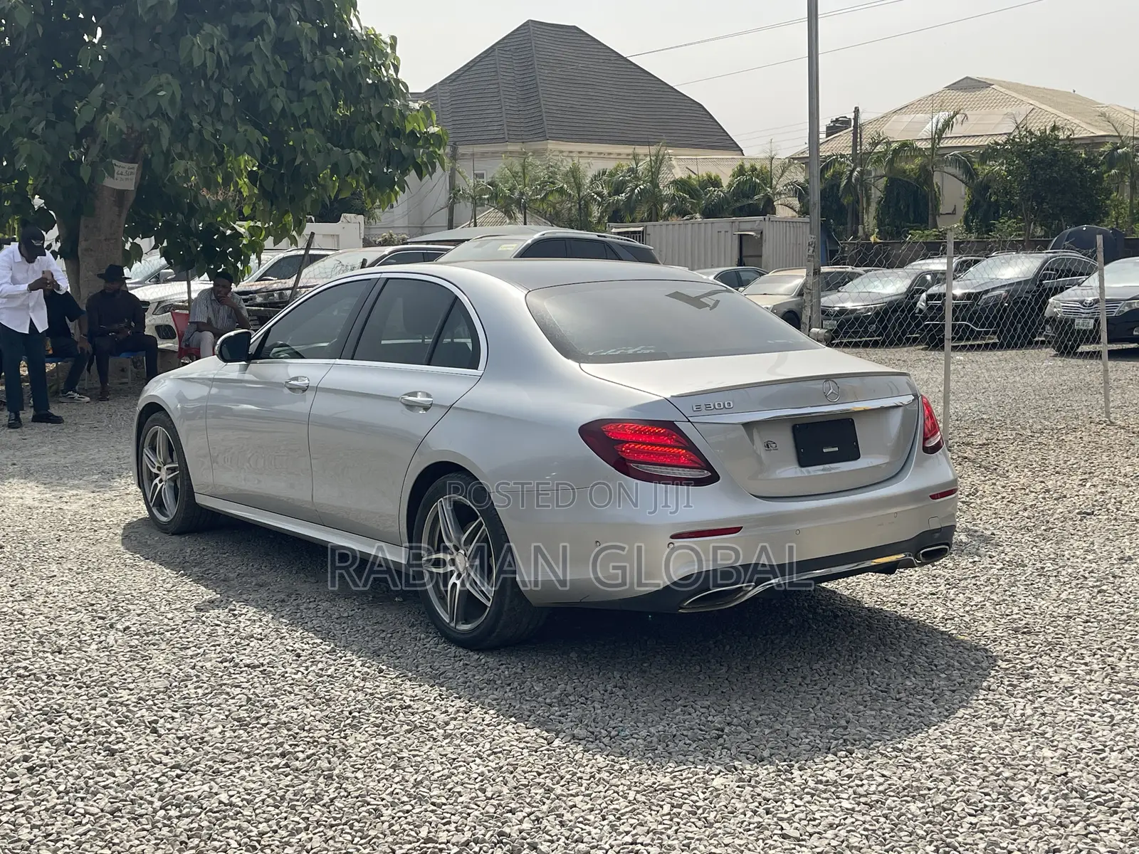 Mercedes-Benz E300 Base RWD Sedan (2.0L 4cyl 9A) 2017 Silver