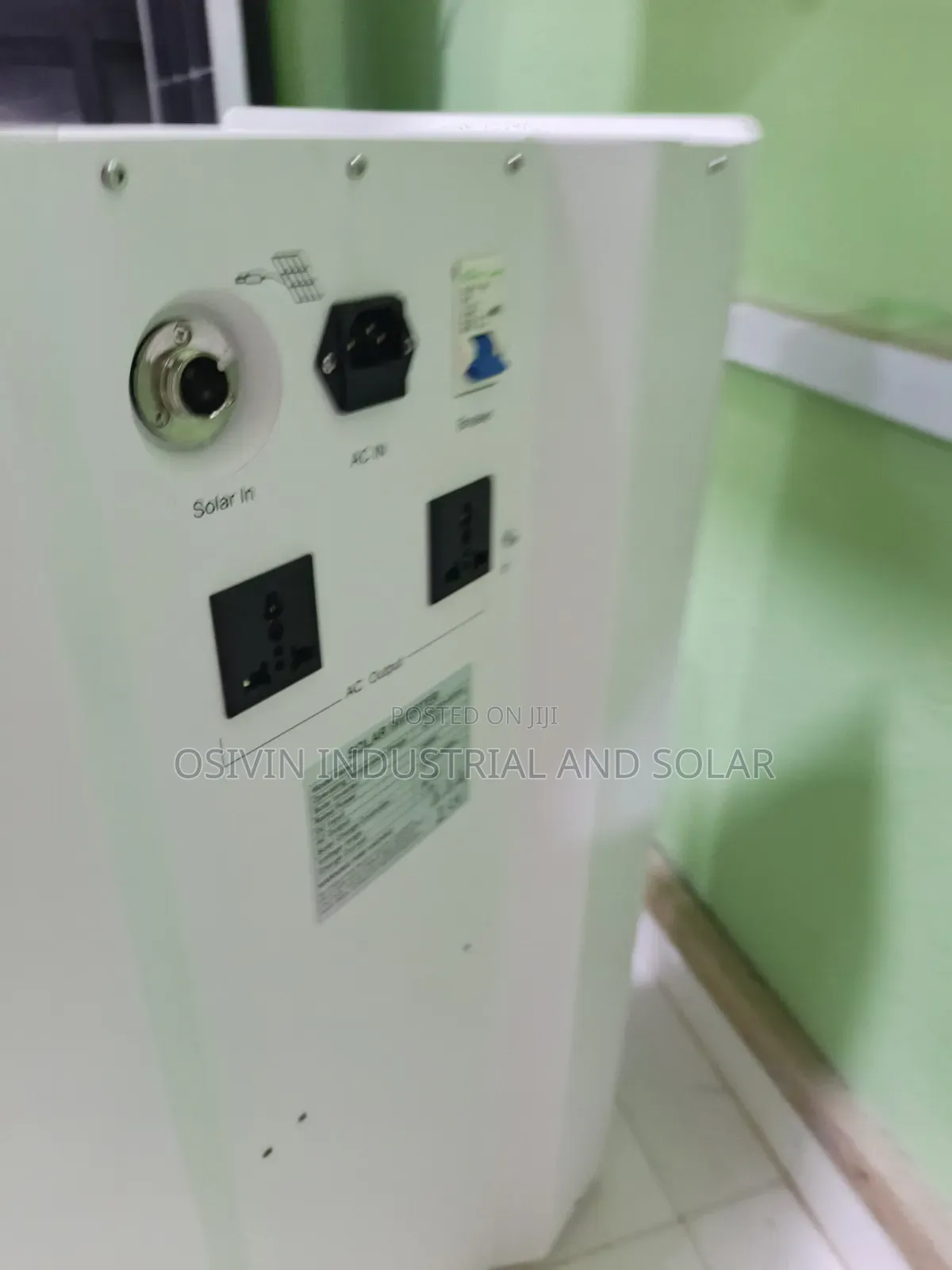 3000w JCNS All in One Solar Generator With 4pcs of 550w Solar Panels