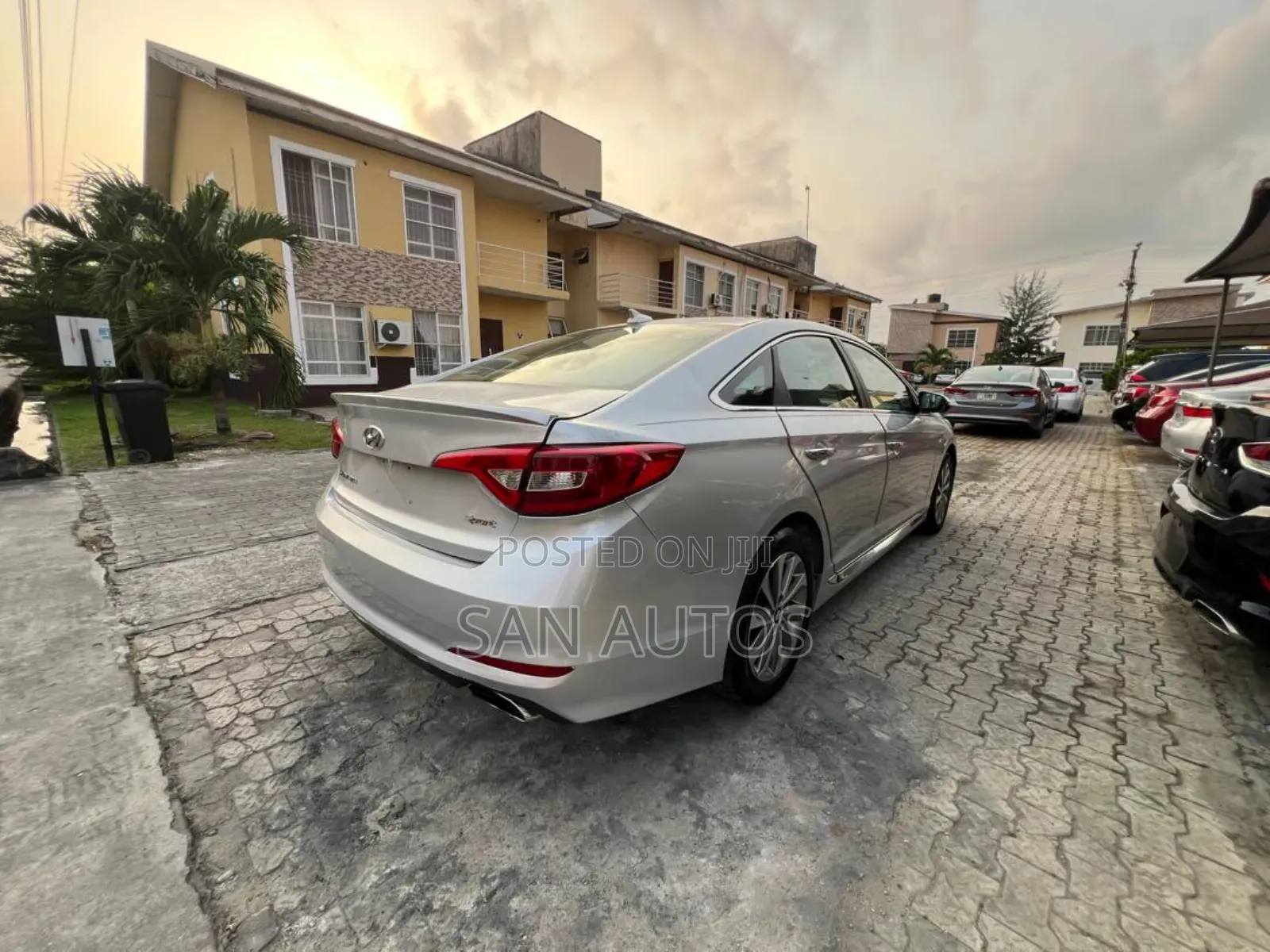 Hyundai Sonata Sport 4dr Sedan (2.4L 4cyl 6A) 2015 Silver