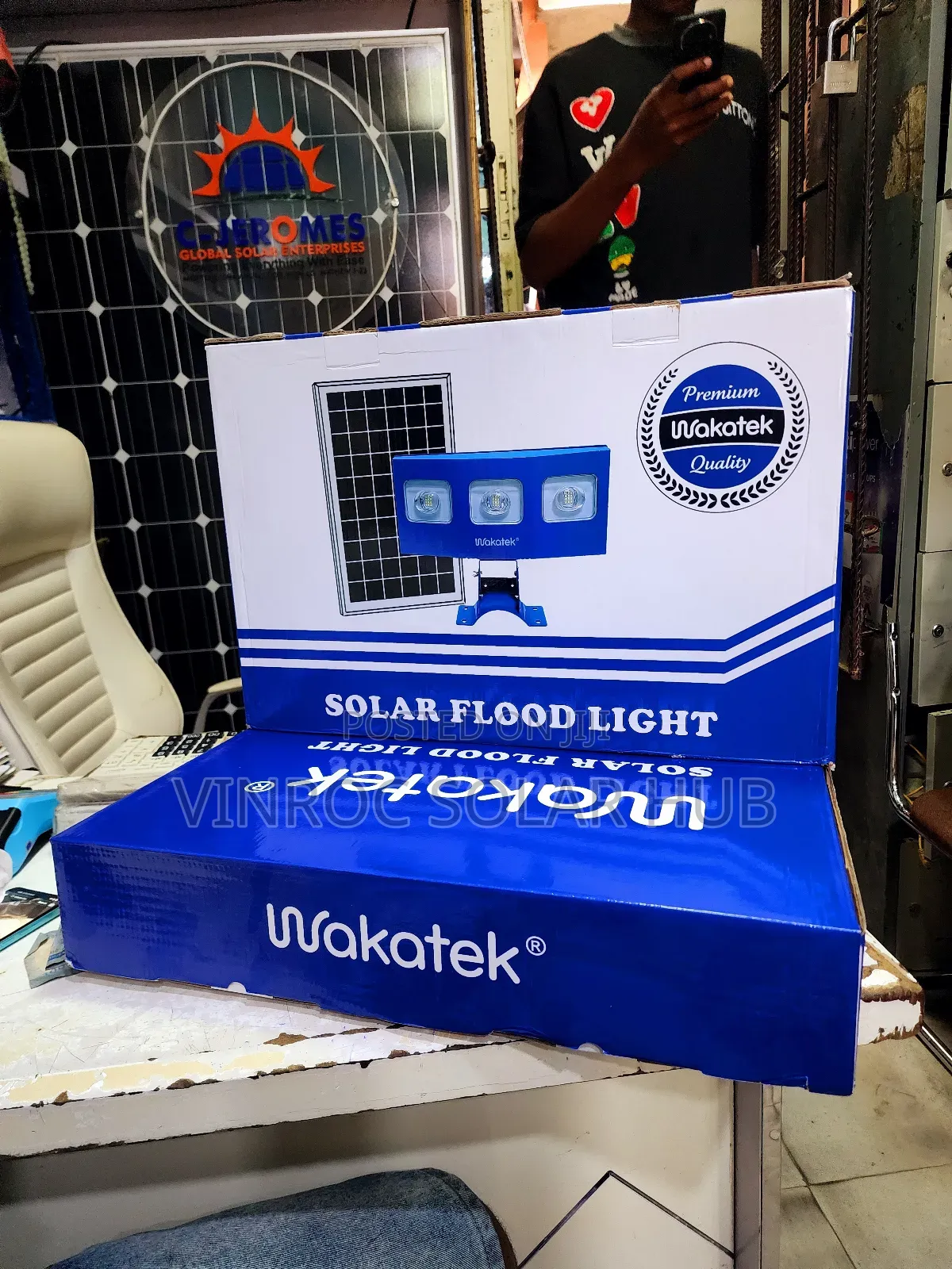 300w Wakatek Solar Floodlight