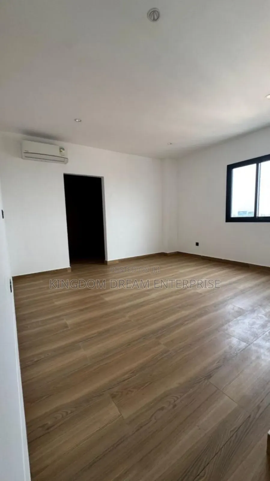 3bdrm Apartment in Along Banana Island for rent