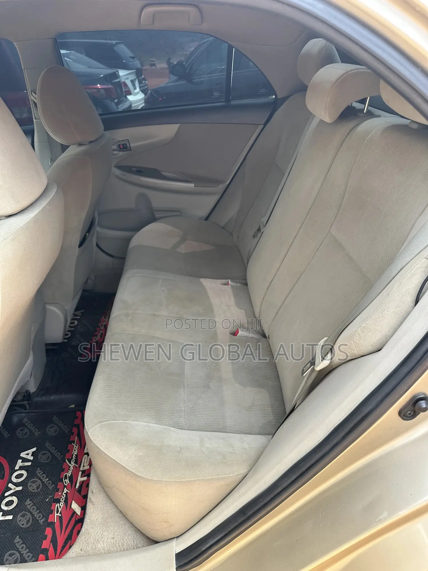 Toyota Corolla 2013 Gold