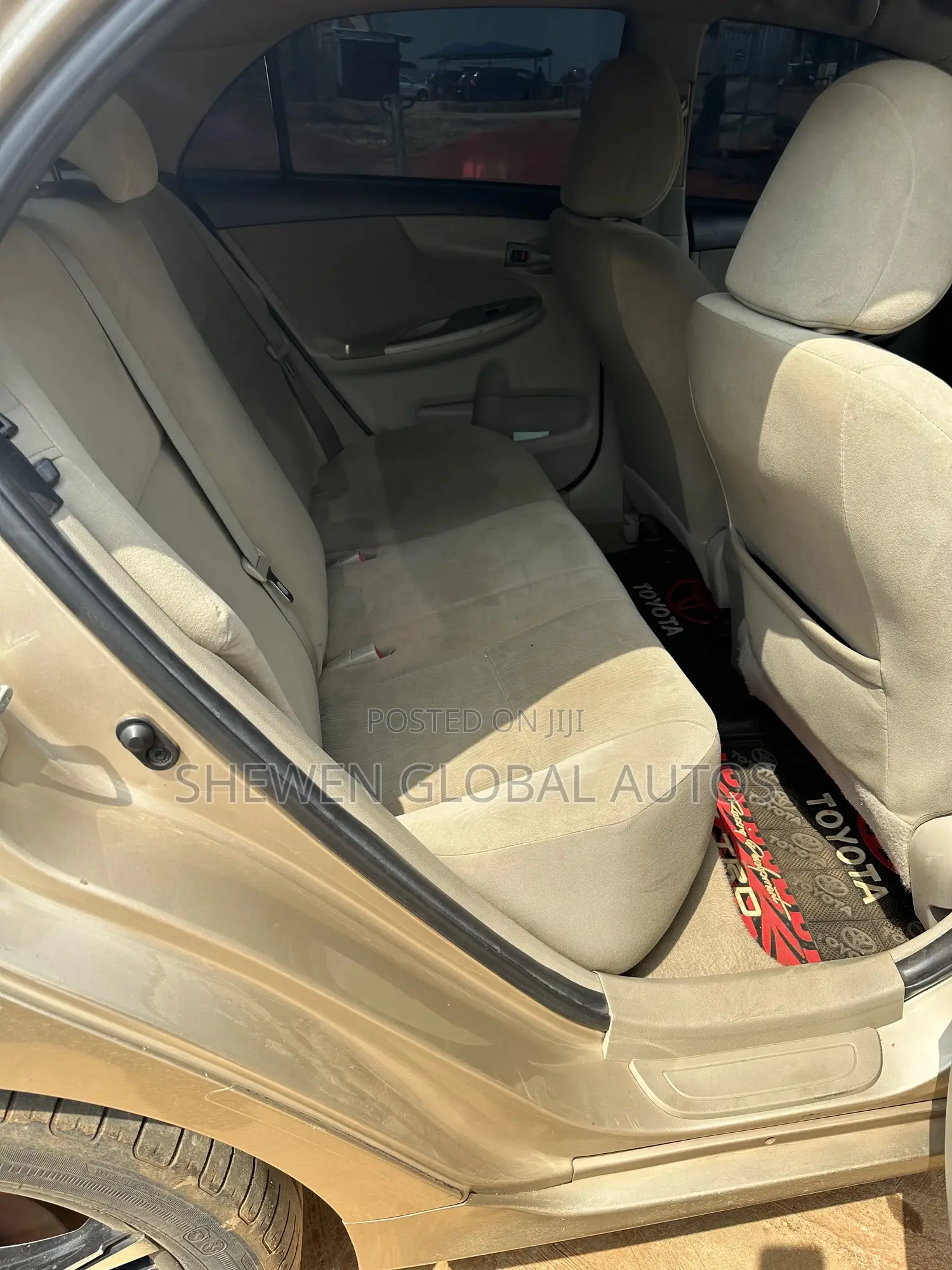 Toyota Corolla 2013 Gold